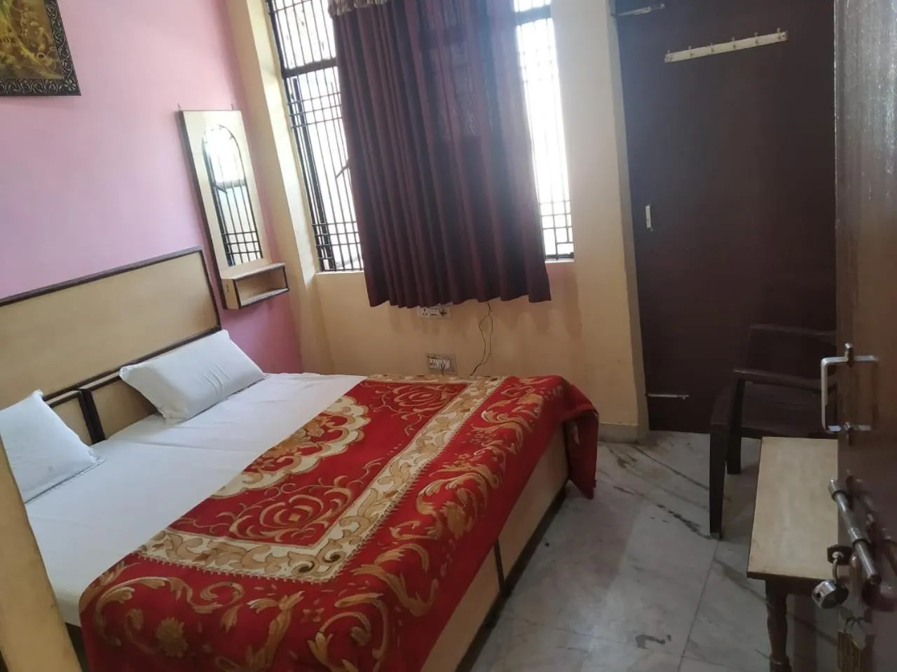 Bed in Hotel Sagar