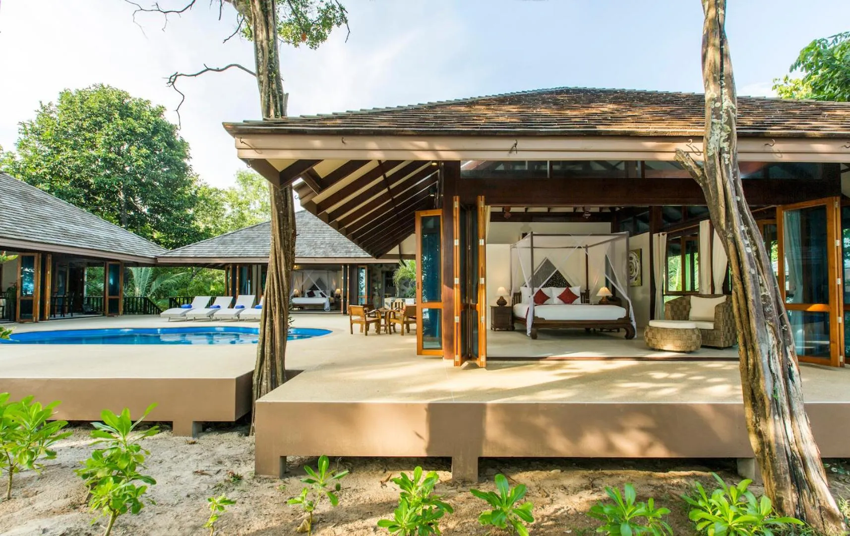 Bed in Koh Jum Beach Villas "A member of Secret Retreats"