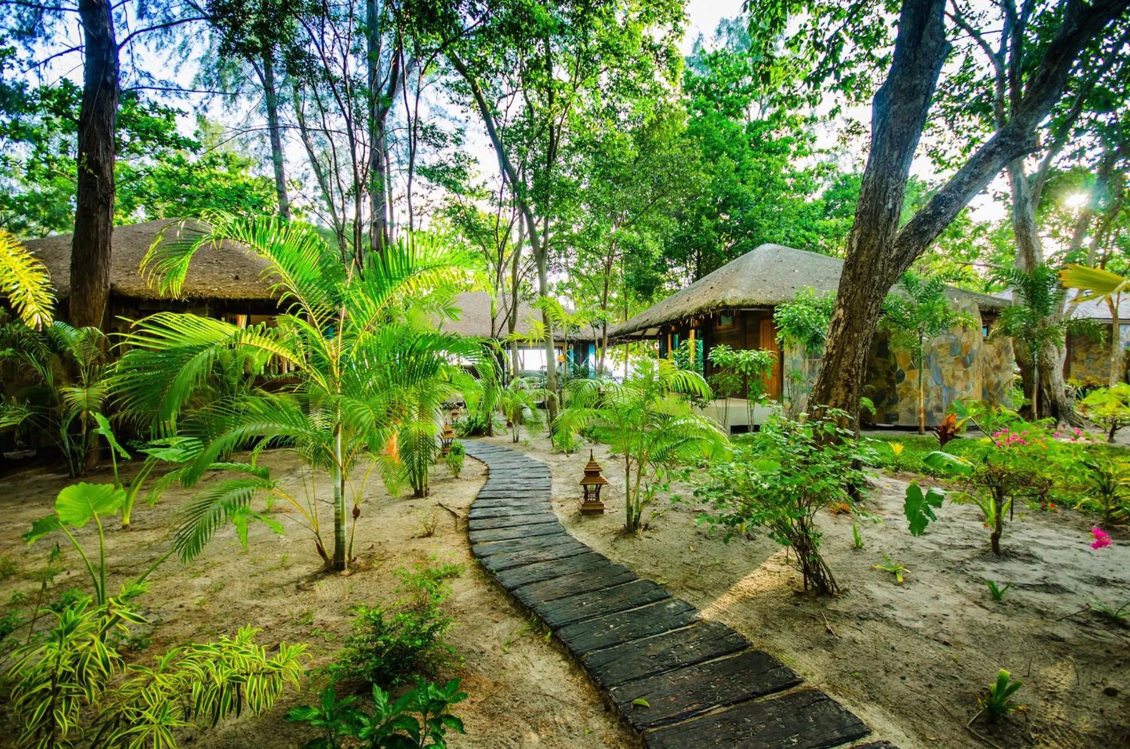 Garden in Koh Jum Beach Villas "A member of Secret Retreats"