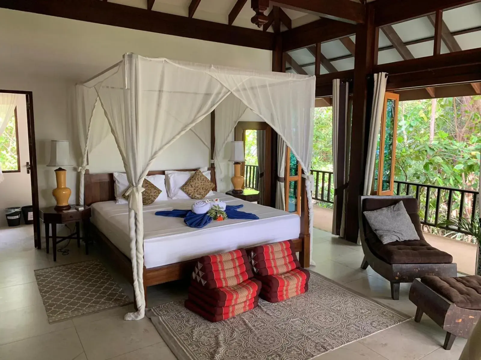 Bed in Koh Jum Beach Villas "A member of Secret Retreats" Bed in Koh Jum Beach Villas "A member of Secret Retreats"