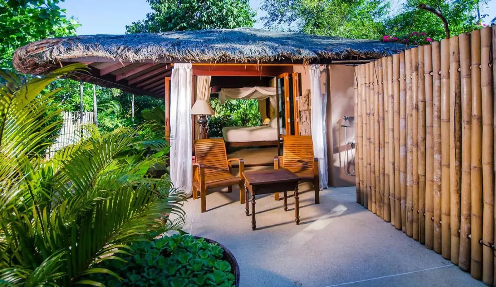 Patio in Koh Jum Beach Villas "A member of Secret Retreats" Patio in Koh Jum Beach Villas "A member of Secret Retreats"