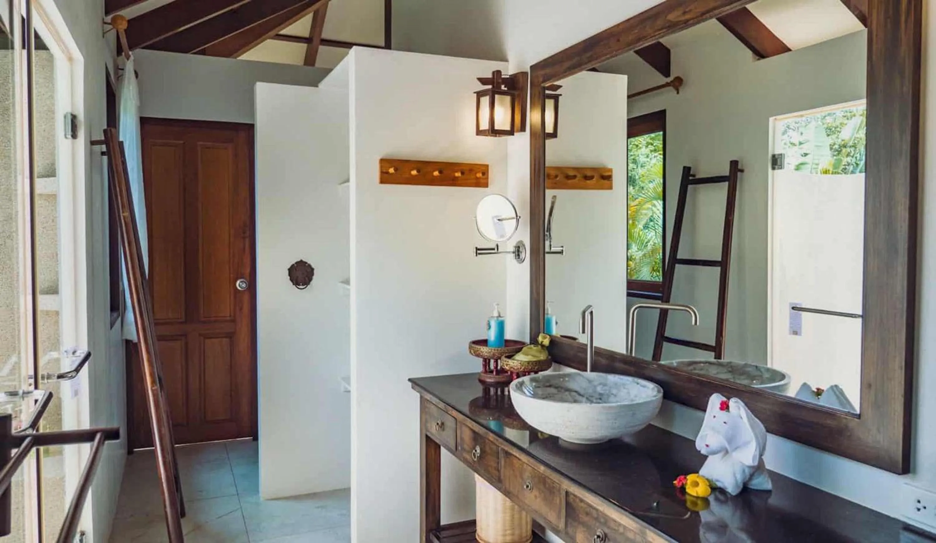 Bathroom in Koh Jum Beach Villas "A member of Secret Retreats"