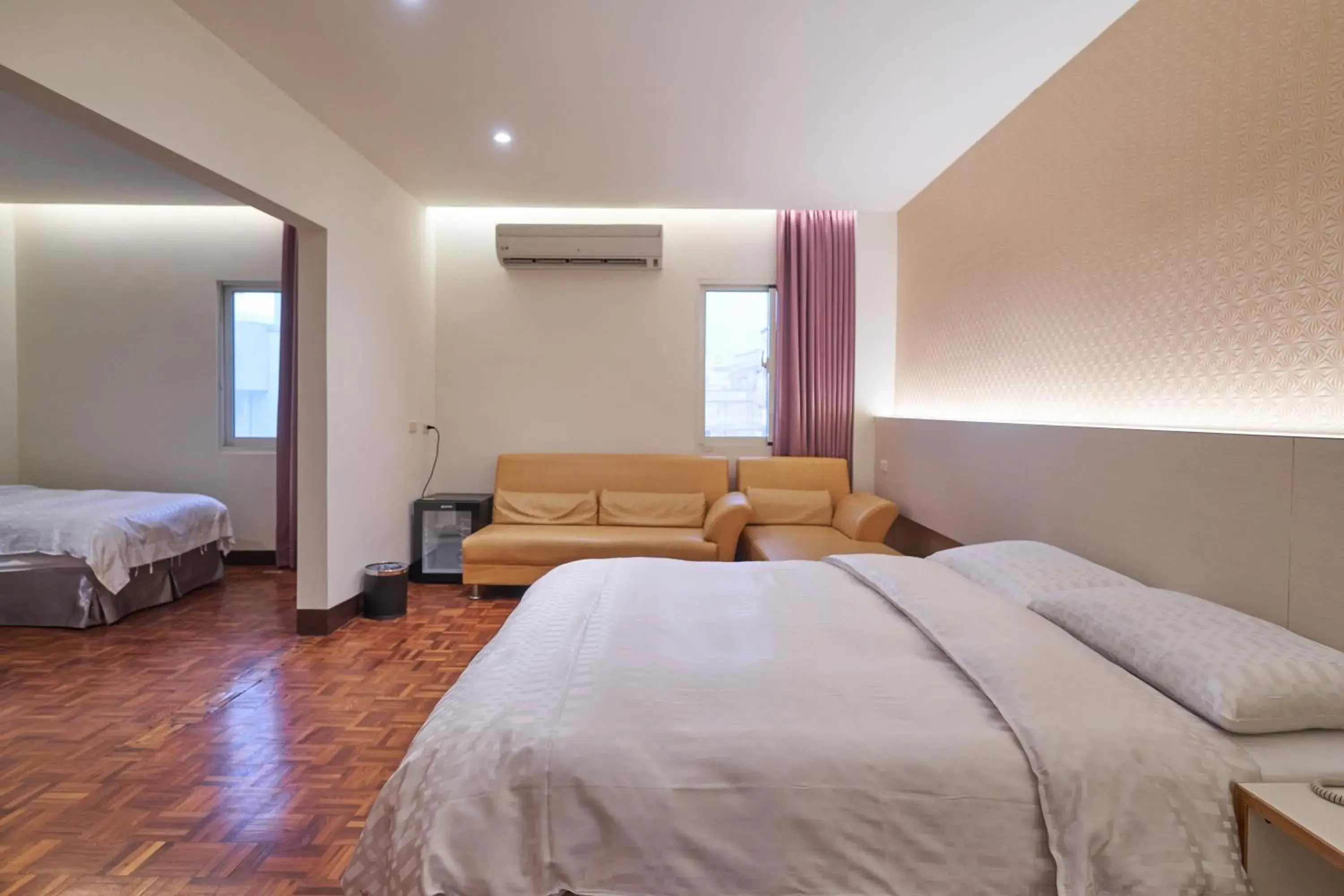 Standard Quadruple Room in Yung An Business Hotel Standard Quadruple Room in Yung An Business Hotel