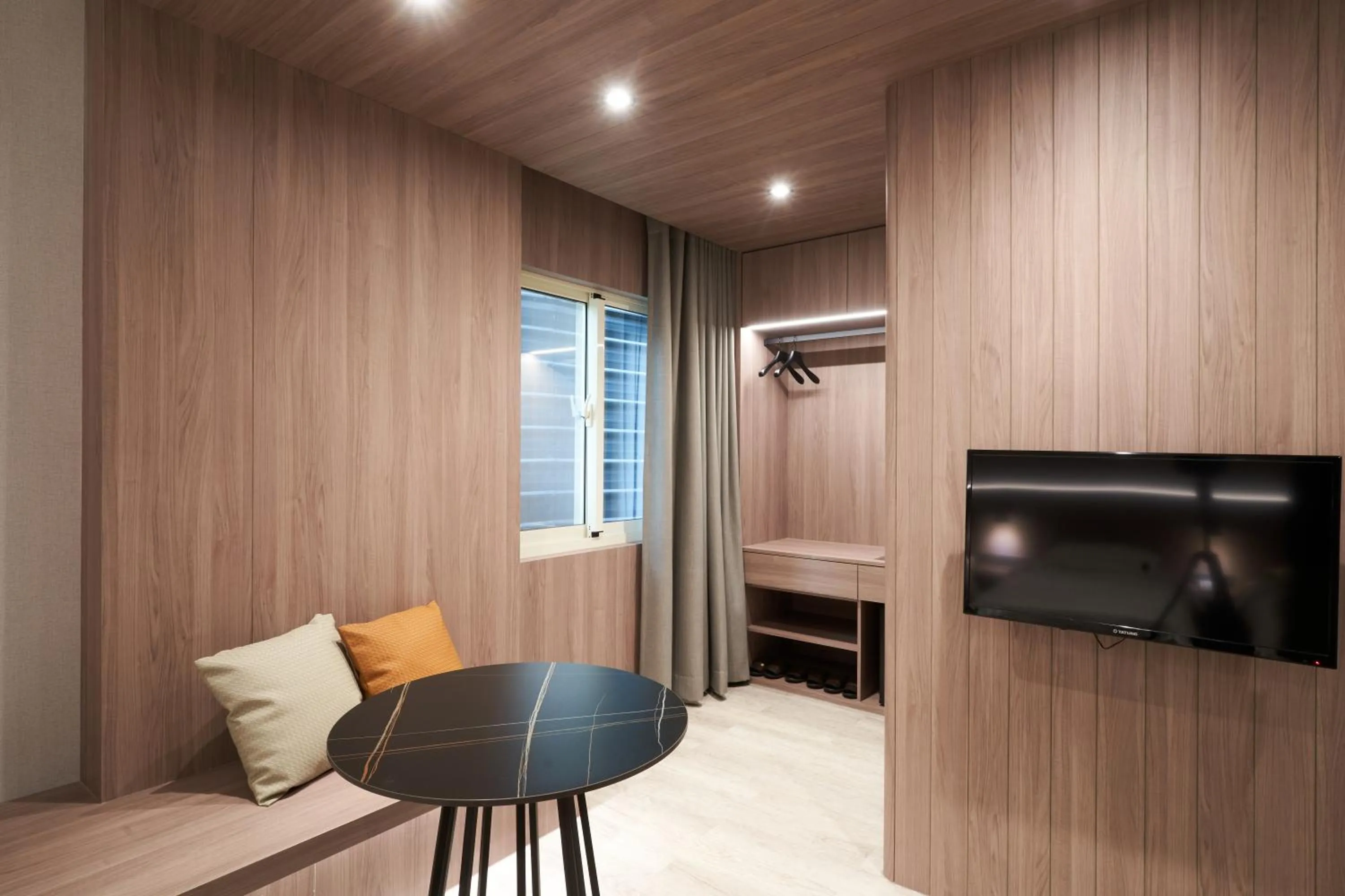 TV and multimedia in Yung An Business Hotel