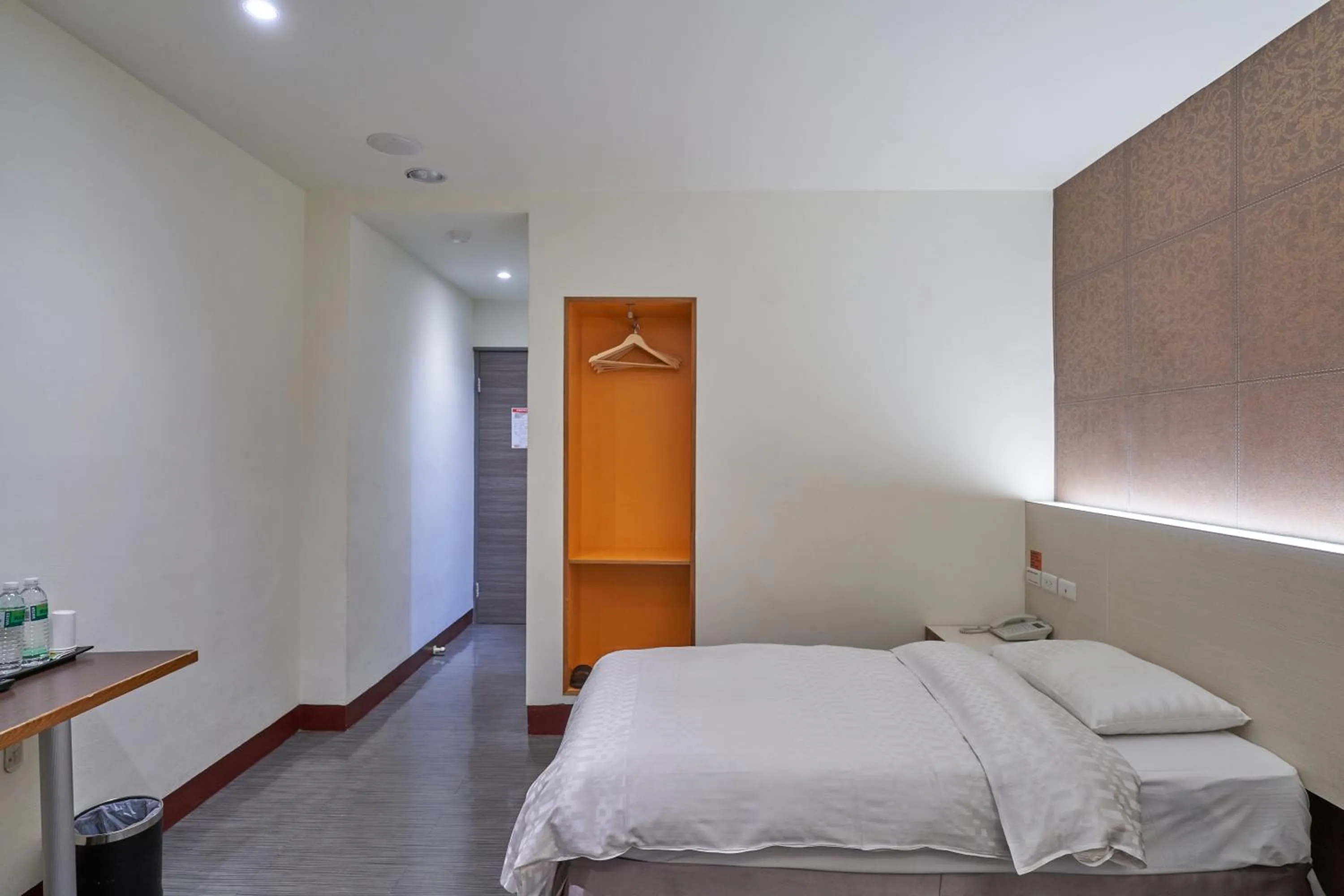 Bed in Yung An Business Hotel