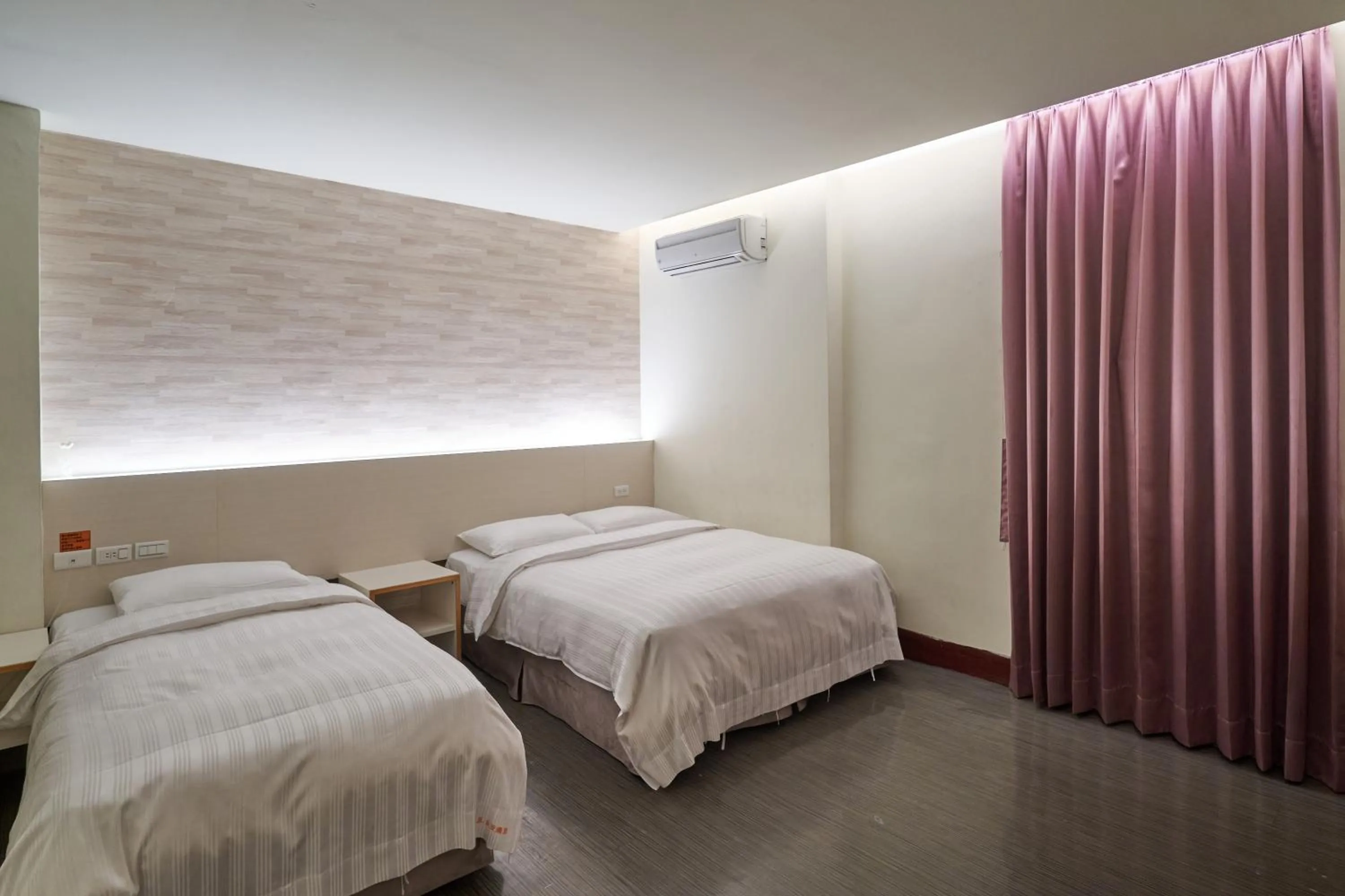 Bed in Yung An Business Hotel