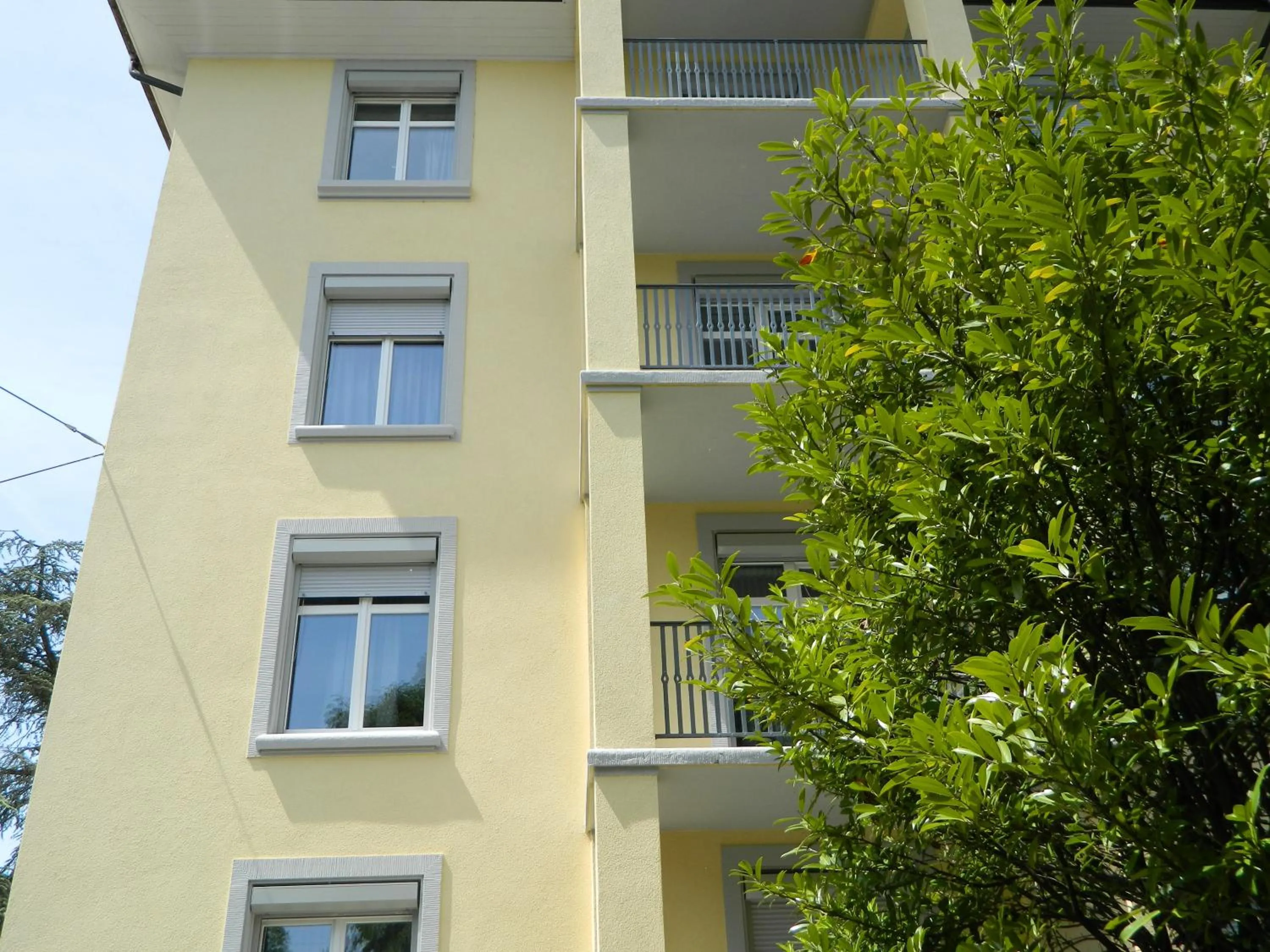 Property building in Rent a Home Delsbergerallee - Self Check-In