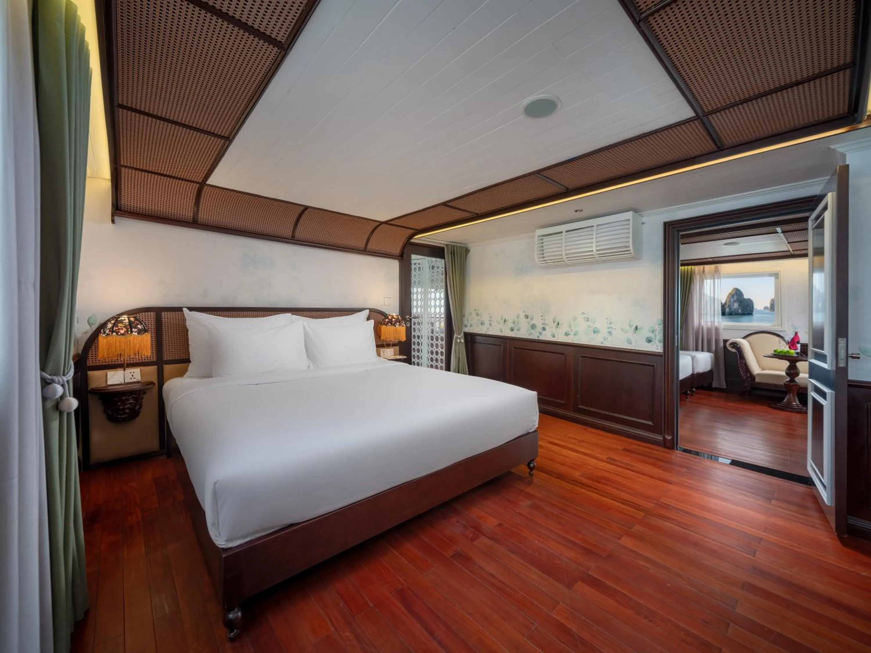 Bed in Signature Royal Halong Cruise