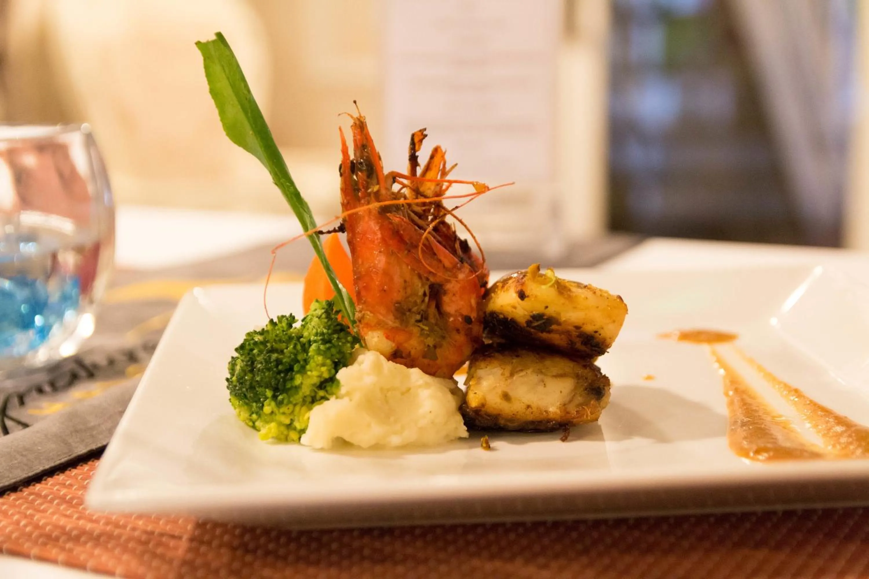 Food in Signature Royal Halong Cruise