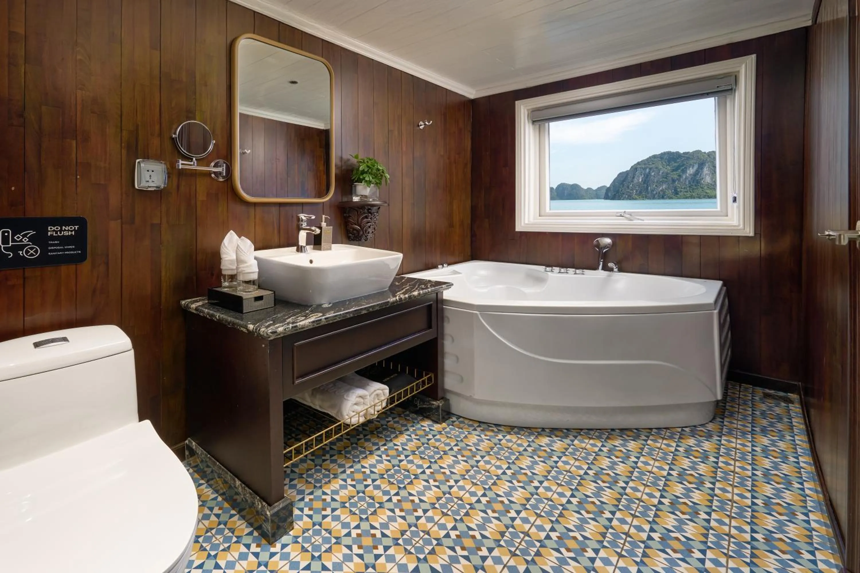 Signature Royal Halong Cruise