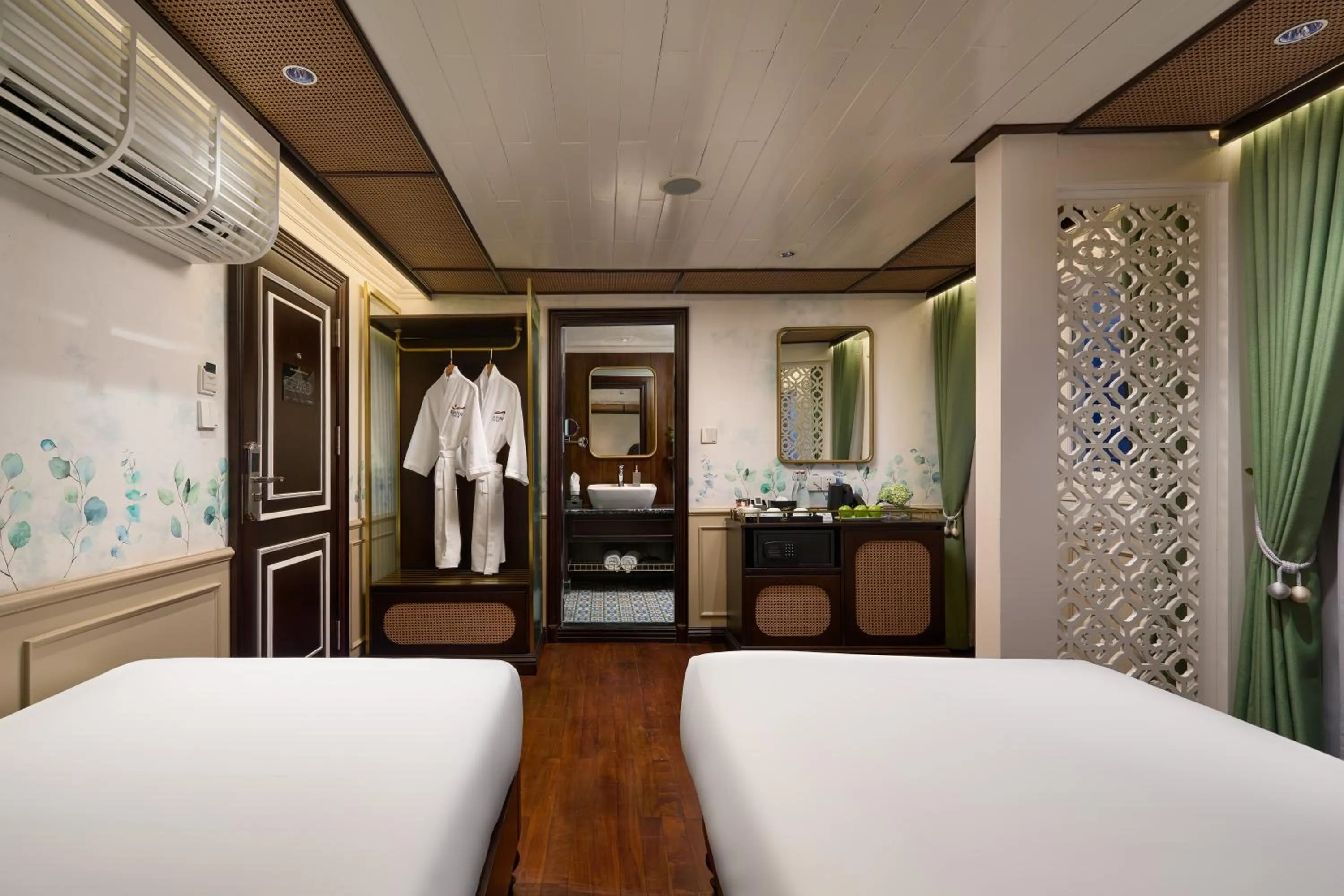Bed in Signature Royal Halong Cruise