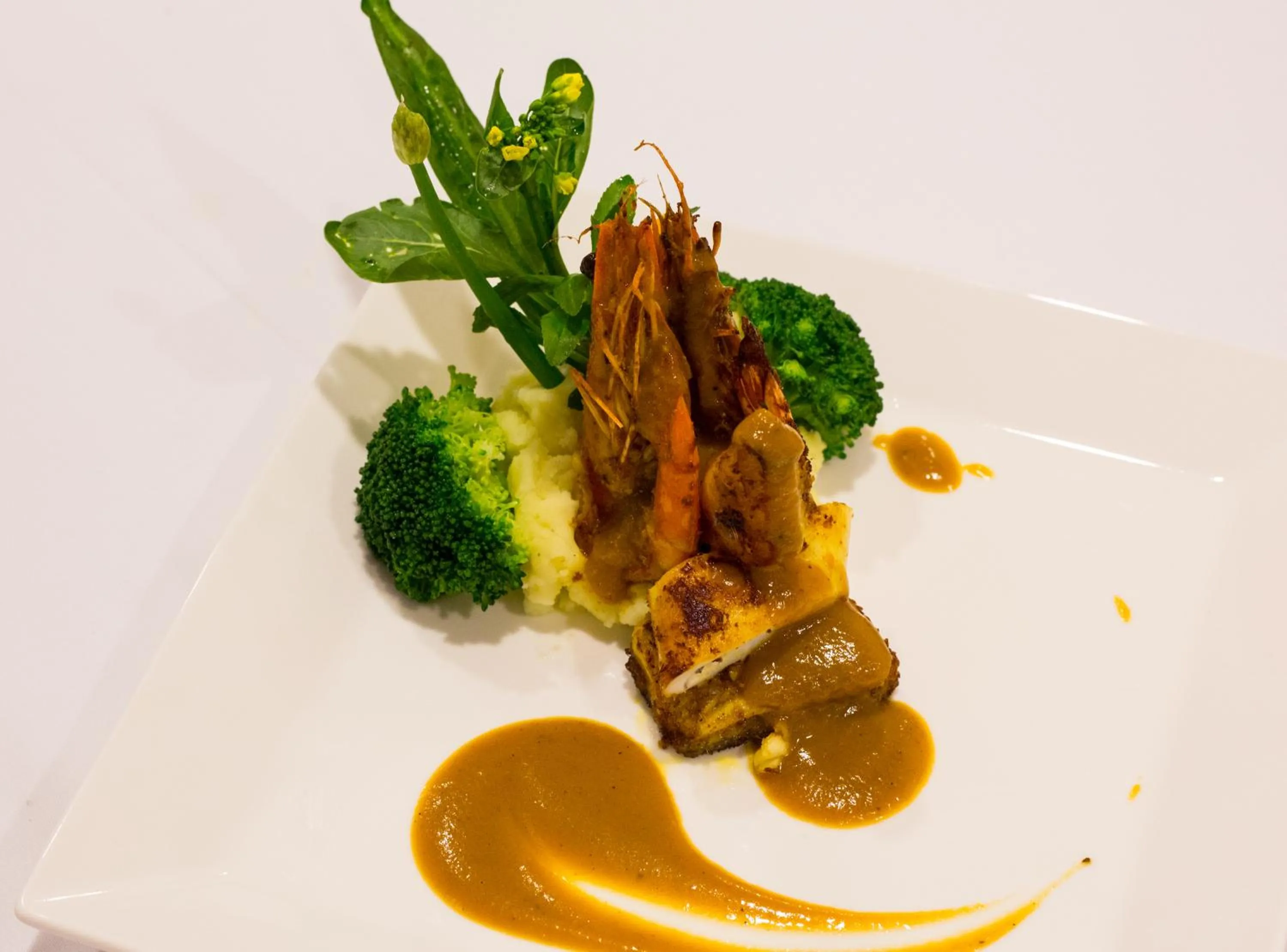 Food in Signature Royal Halong Cruise