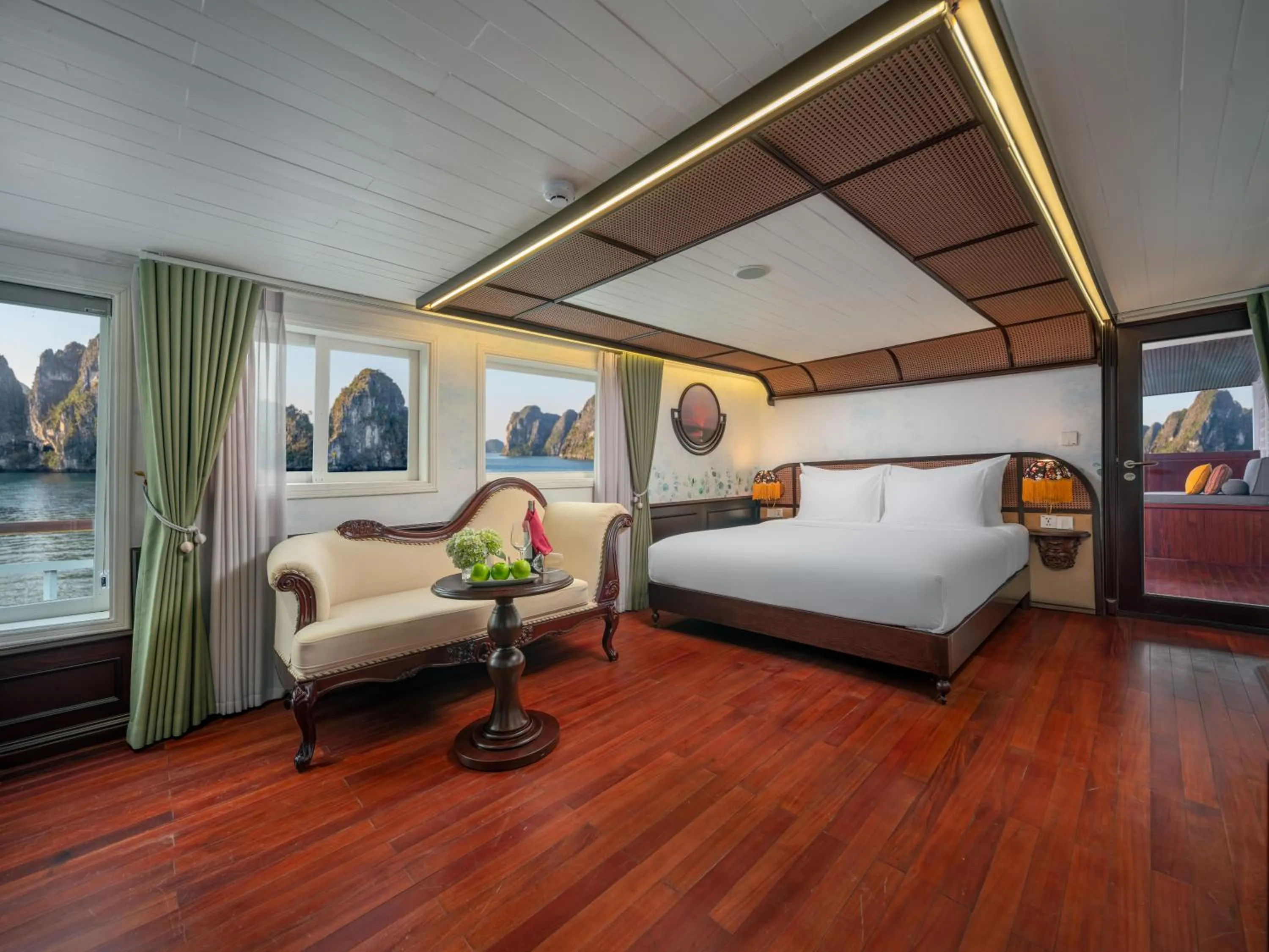 Bed in Signature Royal Halong Cruise
