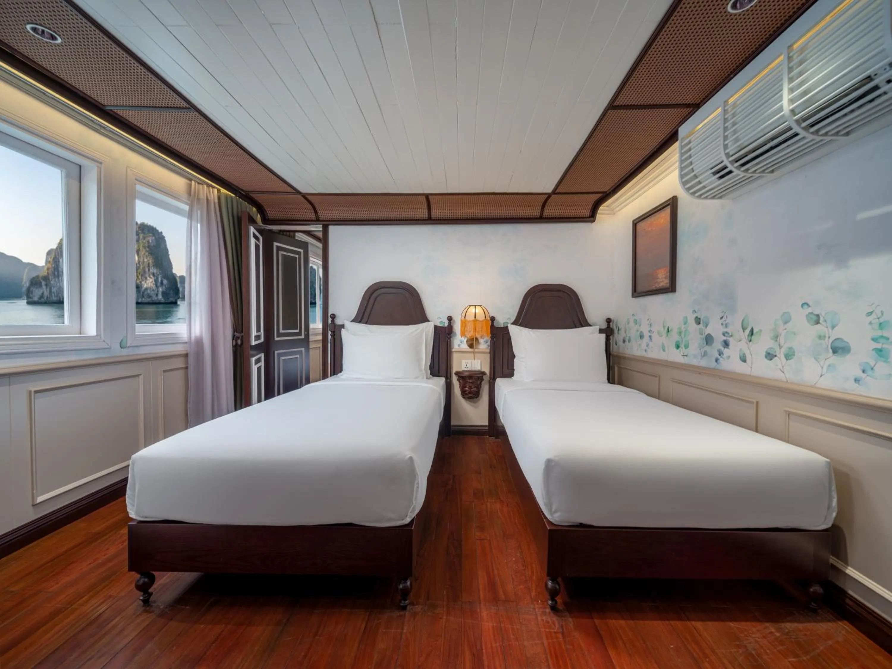 Bed in Signature Royal Halong Cruise