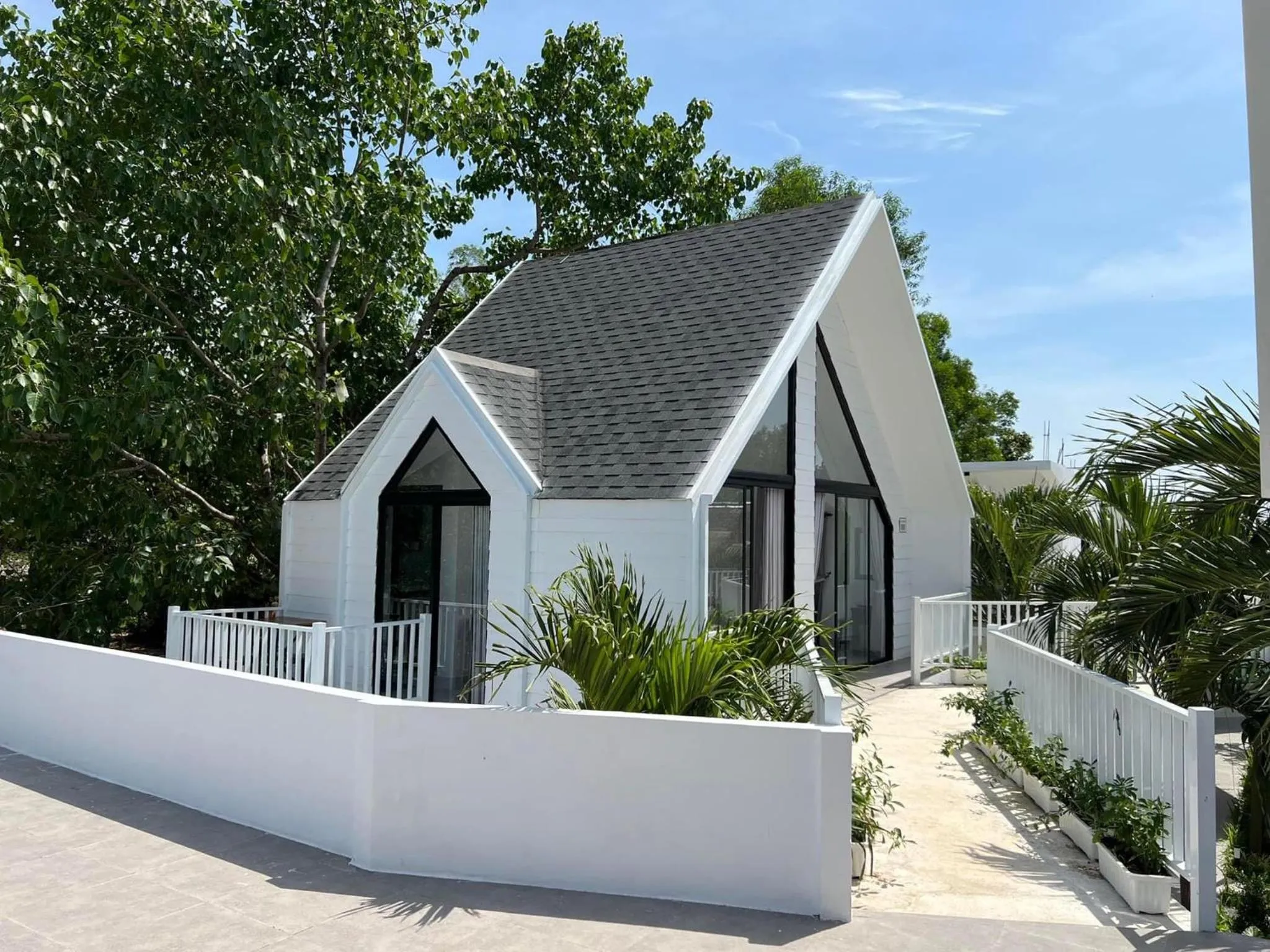 Property building in Kampot River Bungalow by MAMA