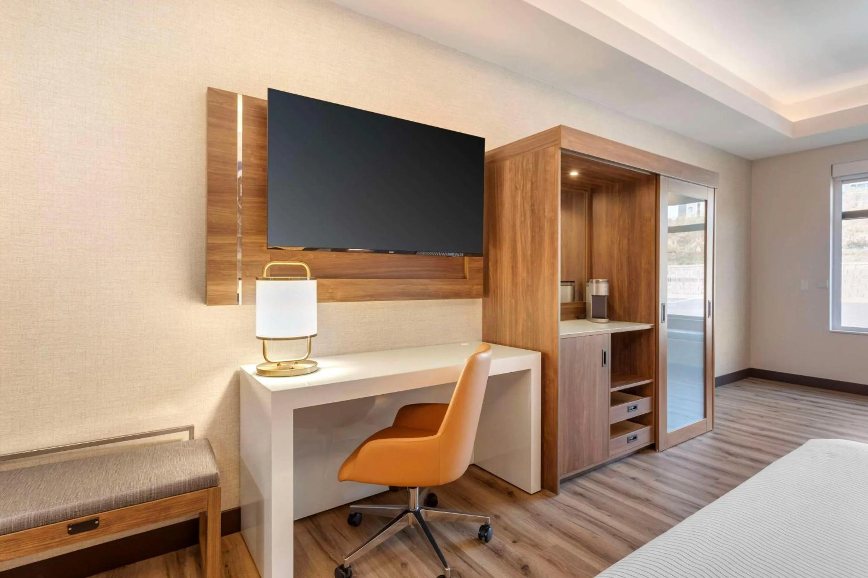 Bedroom, Bed in Cambria Hotel Pigeon Forge