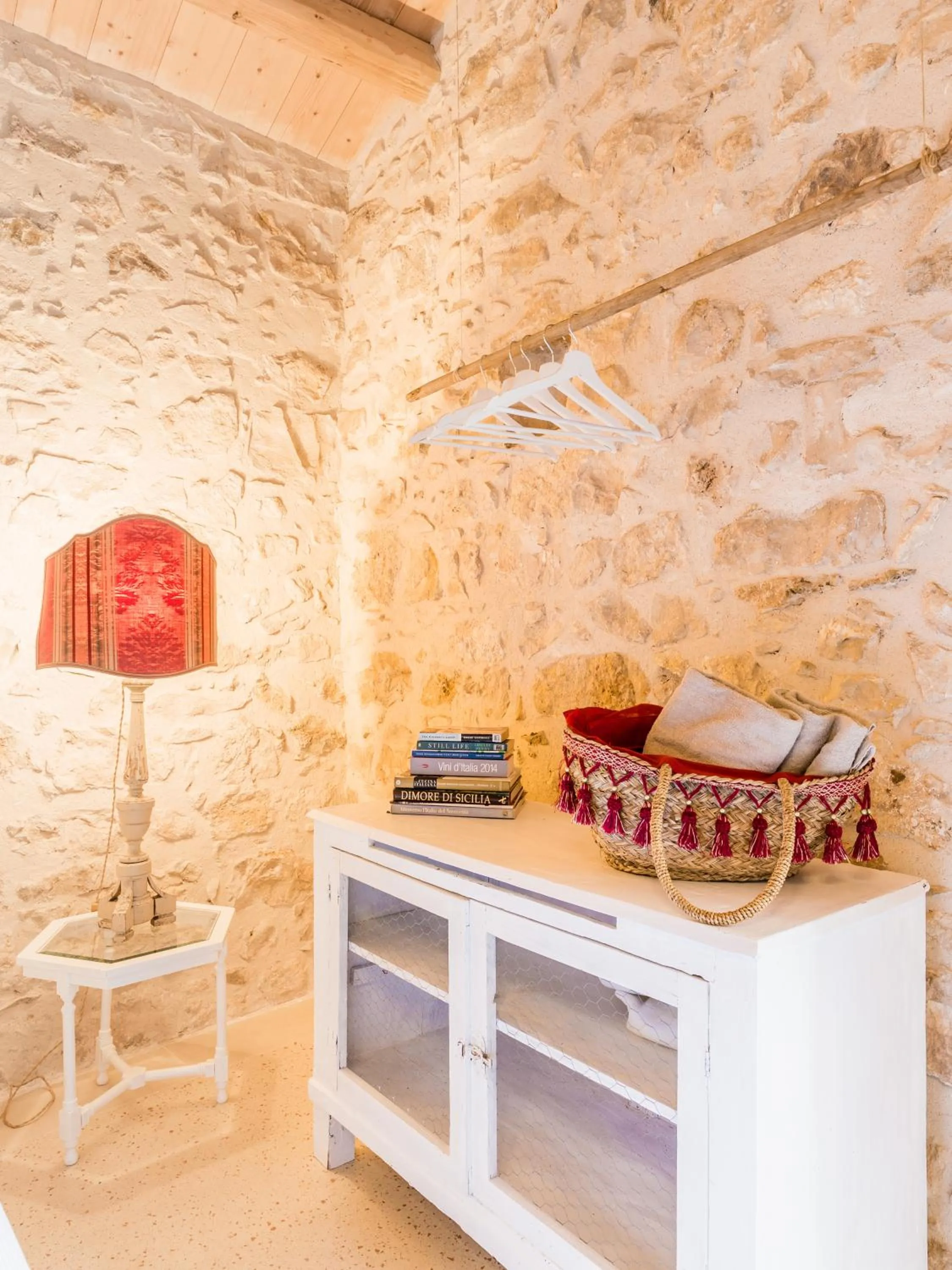 Photo of the whole room in Baglio Occhipinti