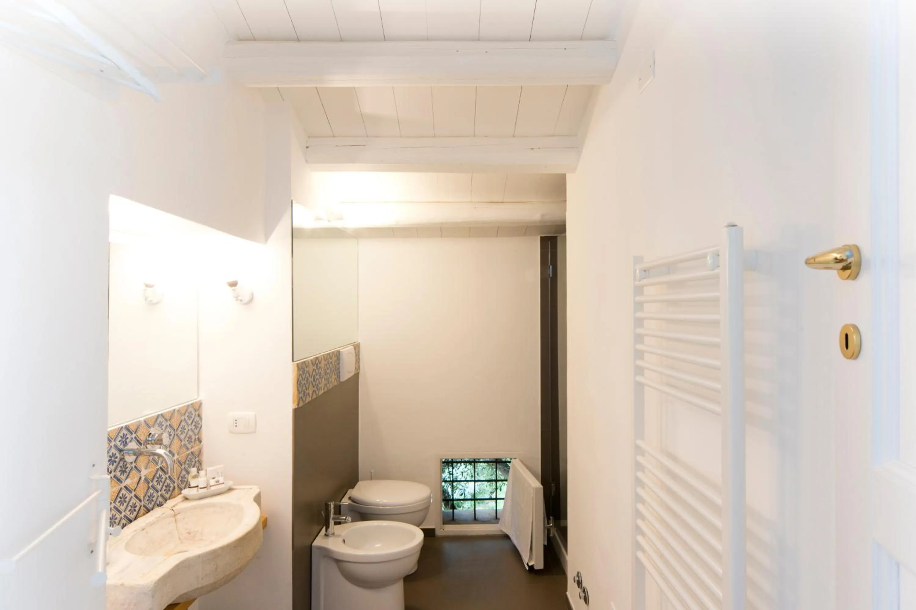 Bathroom in Baglio Occhipinti
