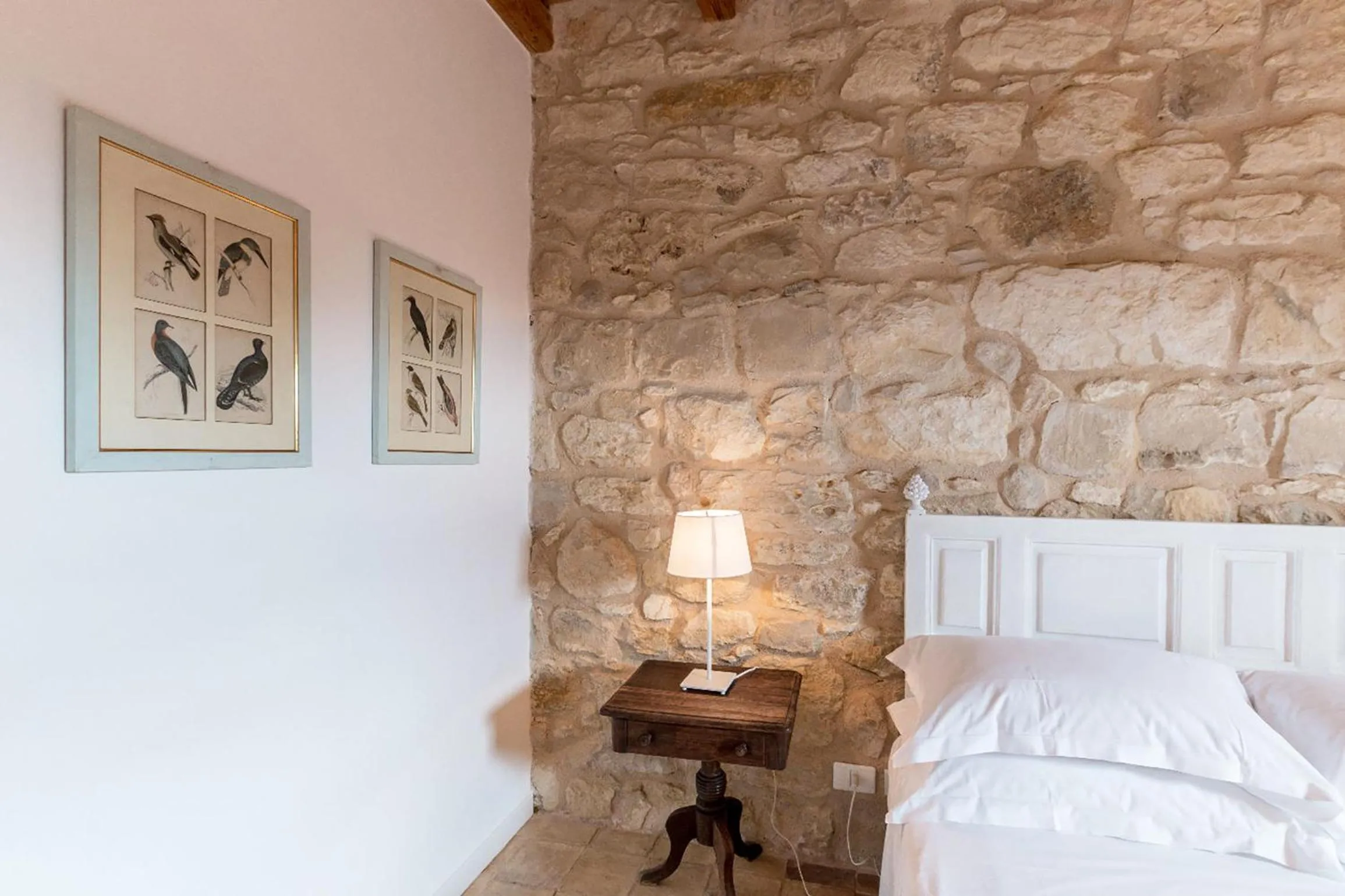 Decorative detail, Bed in Baglio Occhipinti