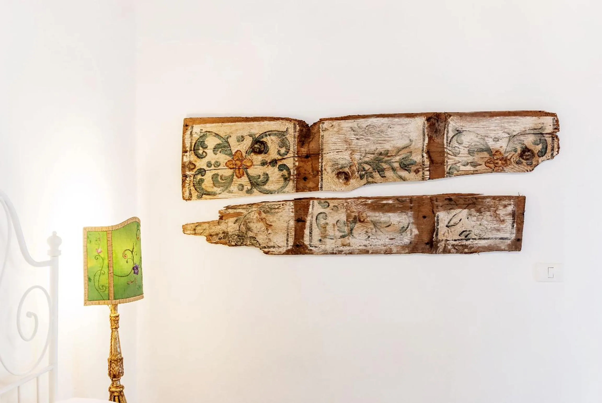 Decorative detail in Baglio Occhipinti