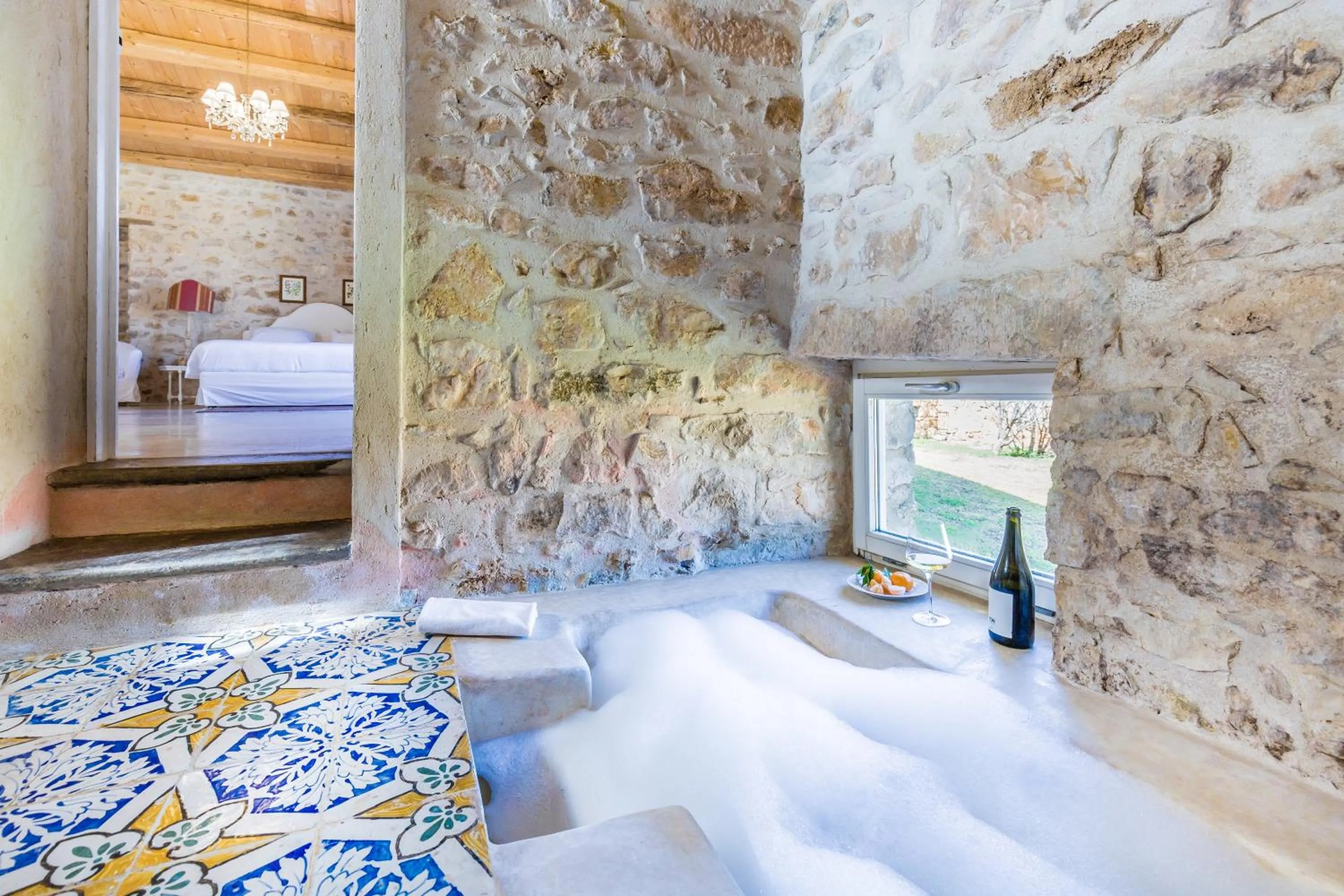 Photo of the whole room, Bed in Baglio Occhipinti