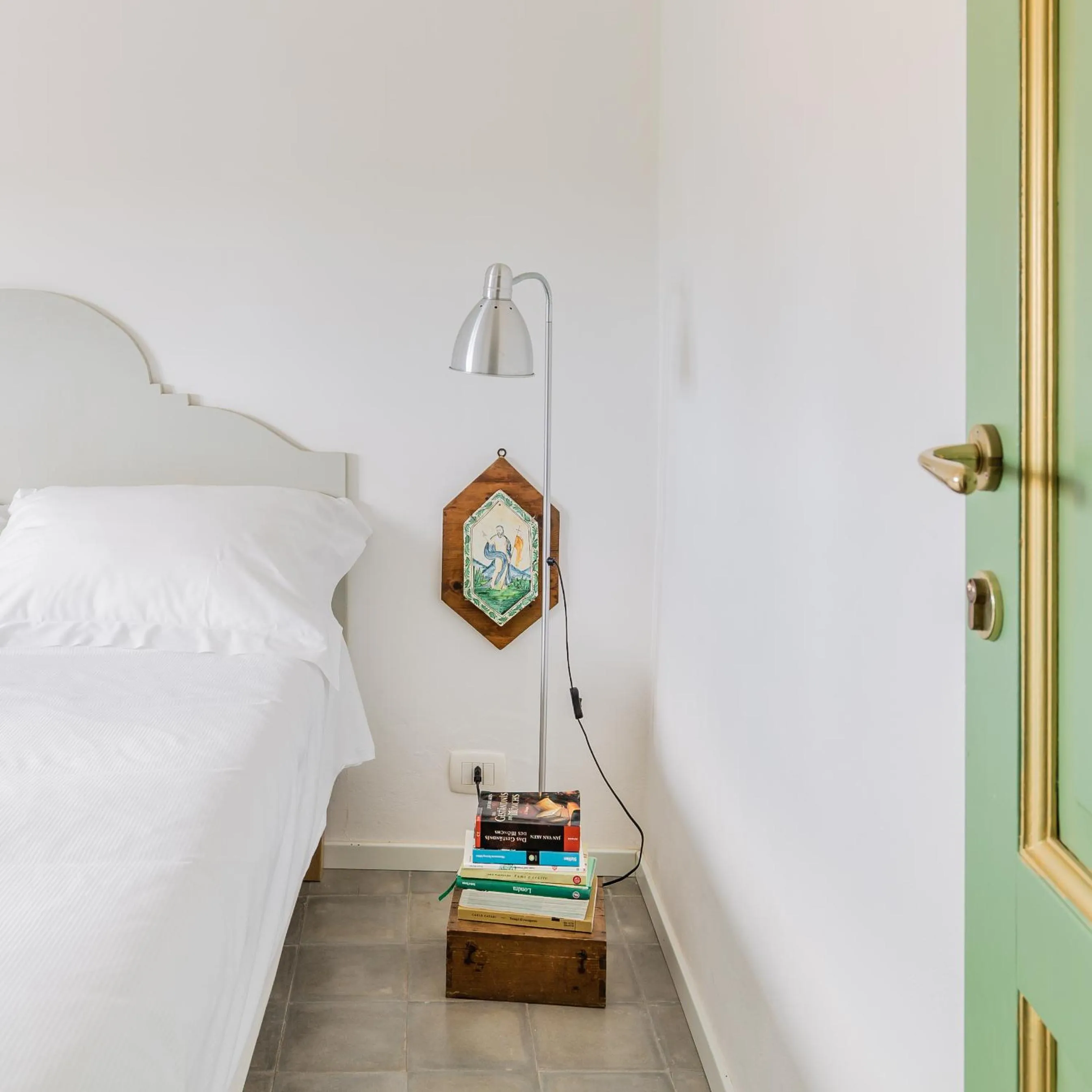 Photo of the whole room, Bed in Baglio Occhipinti