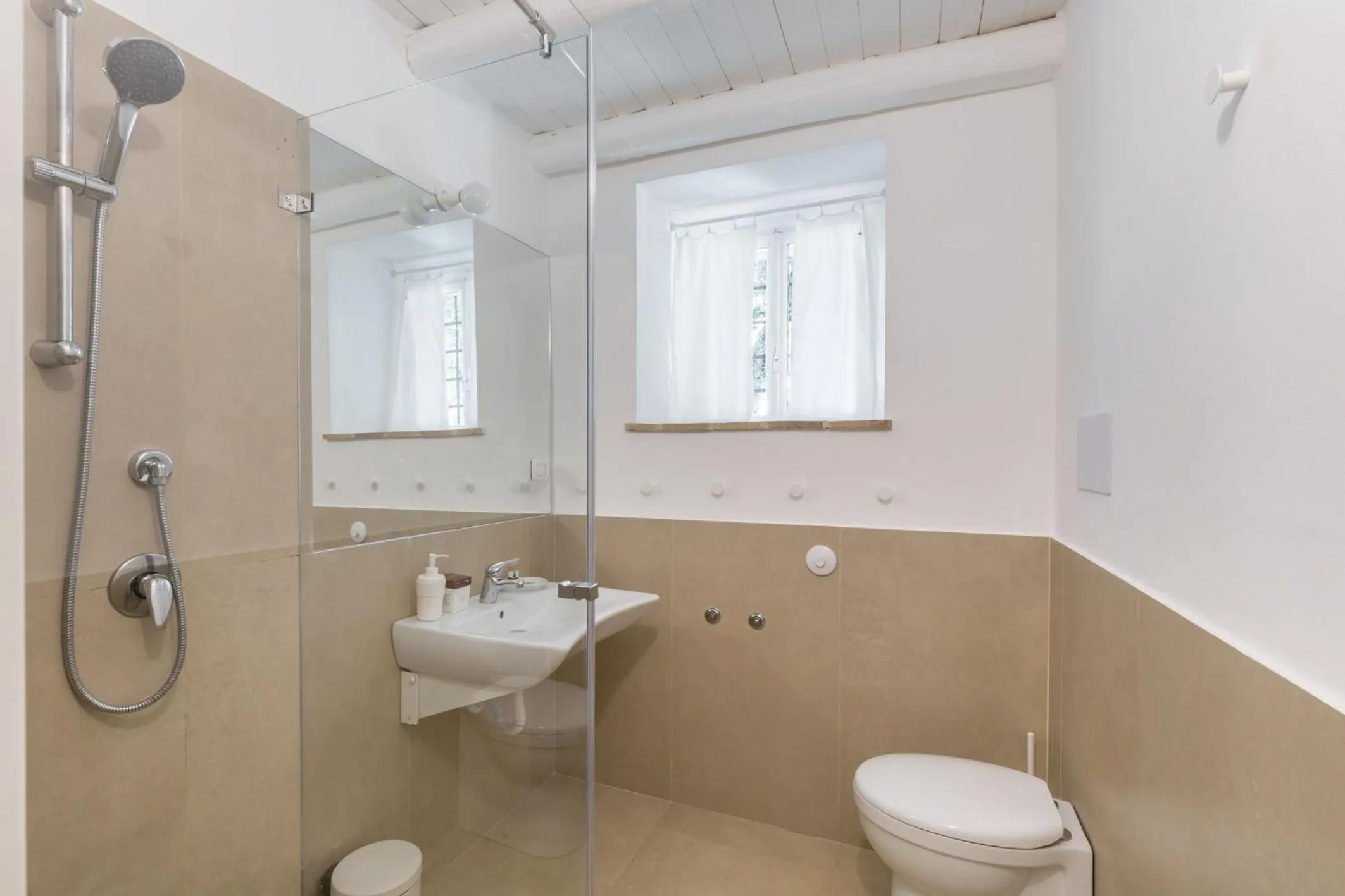 Bathroom in Baglio Occhipinti