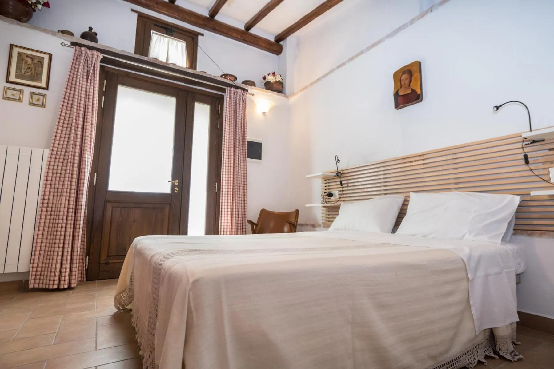 Shower, Bed in B&B Cantico Delle Creature