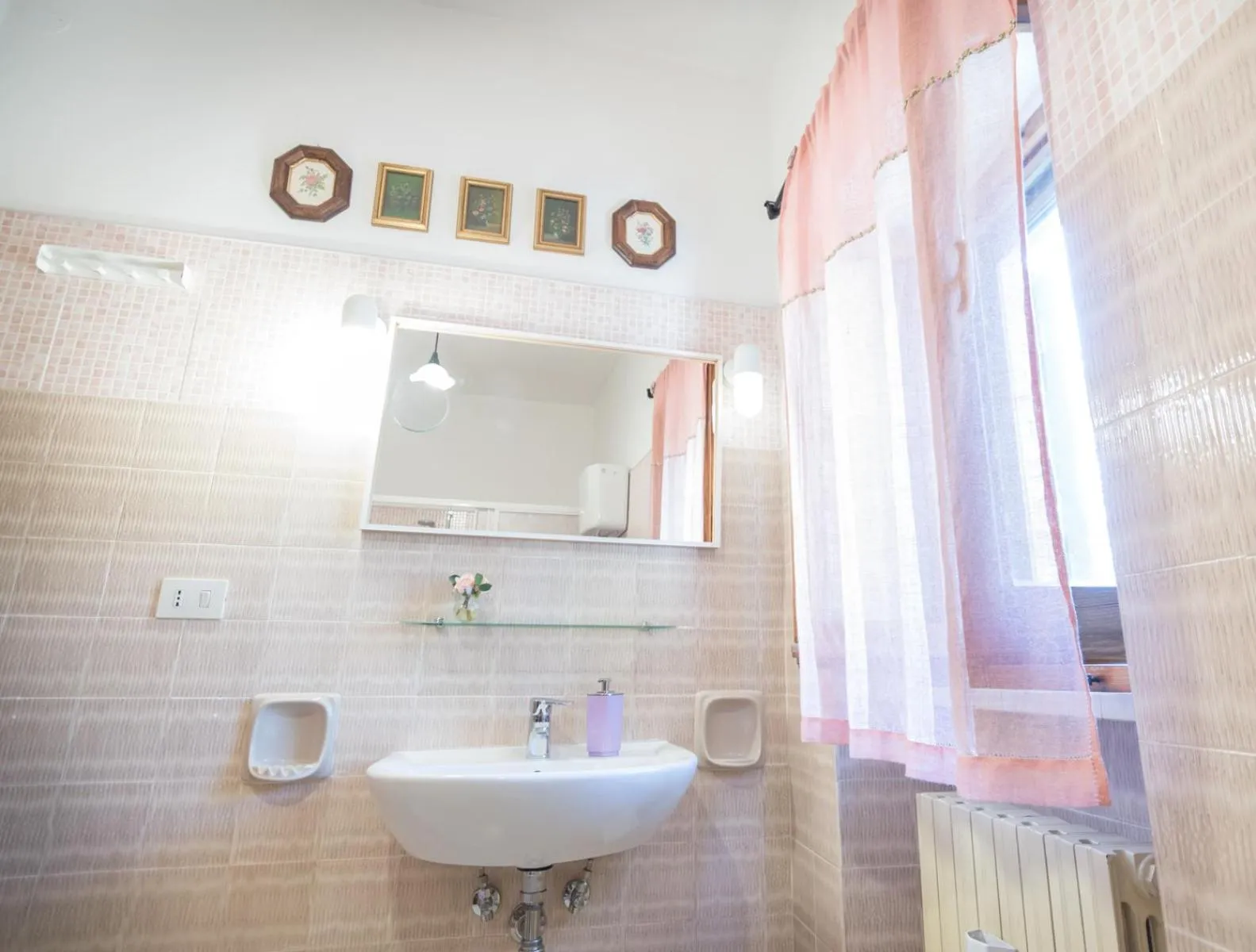 Shower in B&B Cantico Delle Creature
