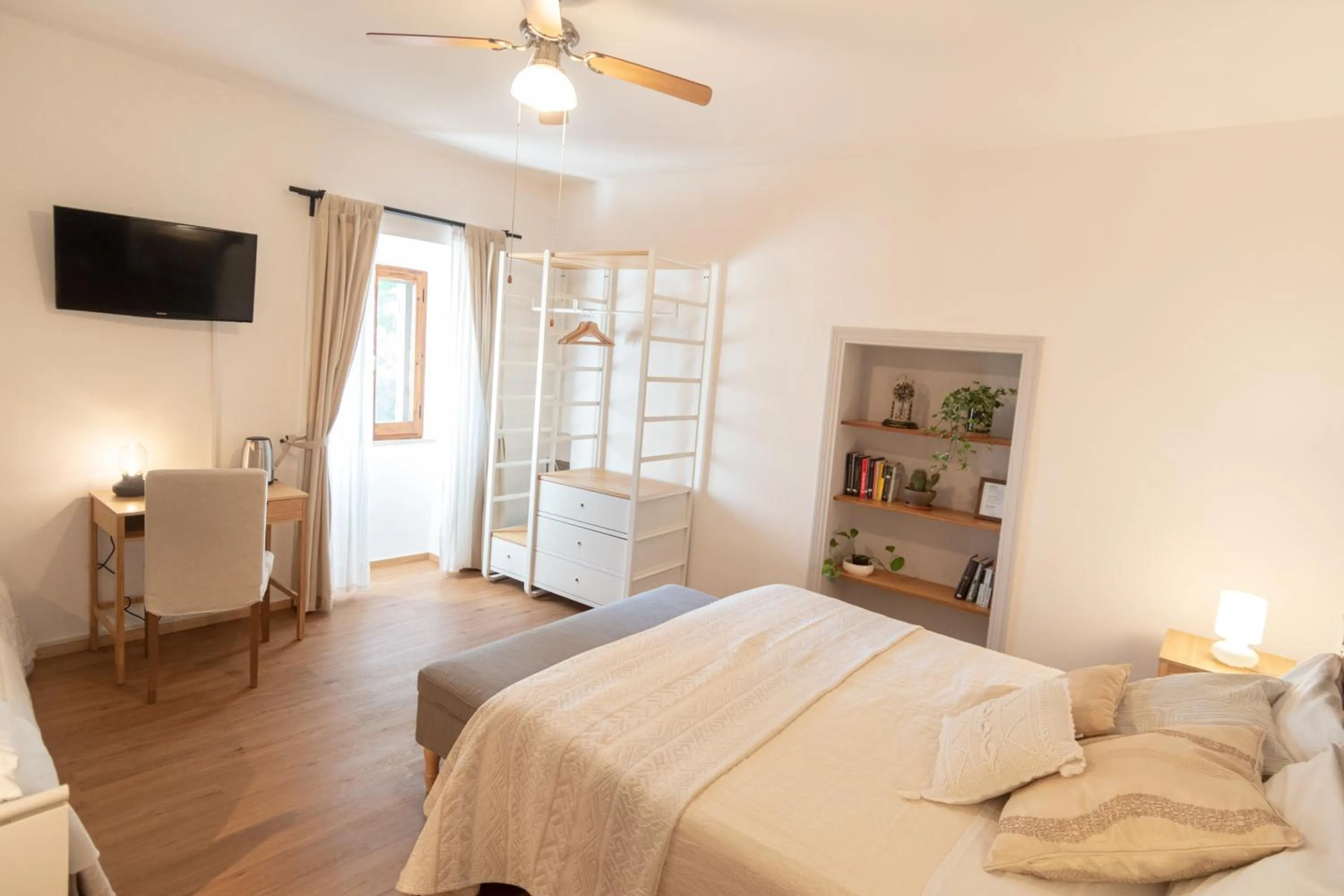 Photo of the whole room, Bed in B&B Cantico Delle Creature