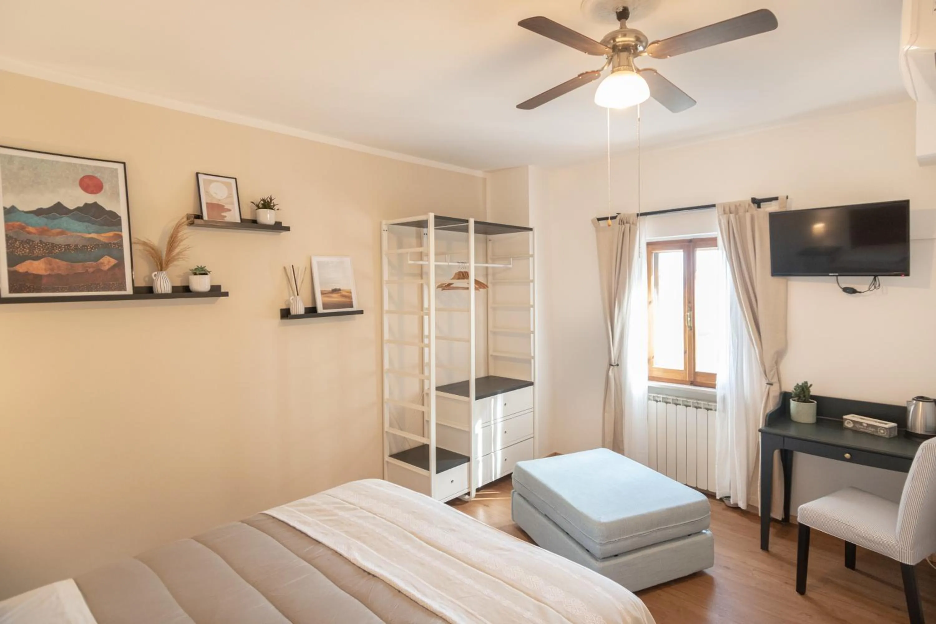 Photo of the whole room, Bed in B&B Cantico Delle Creature