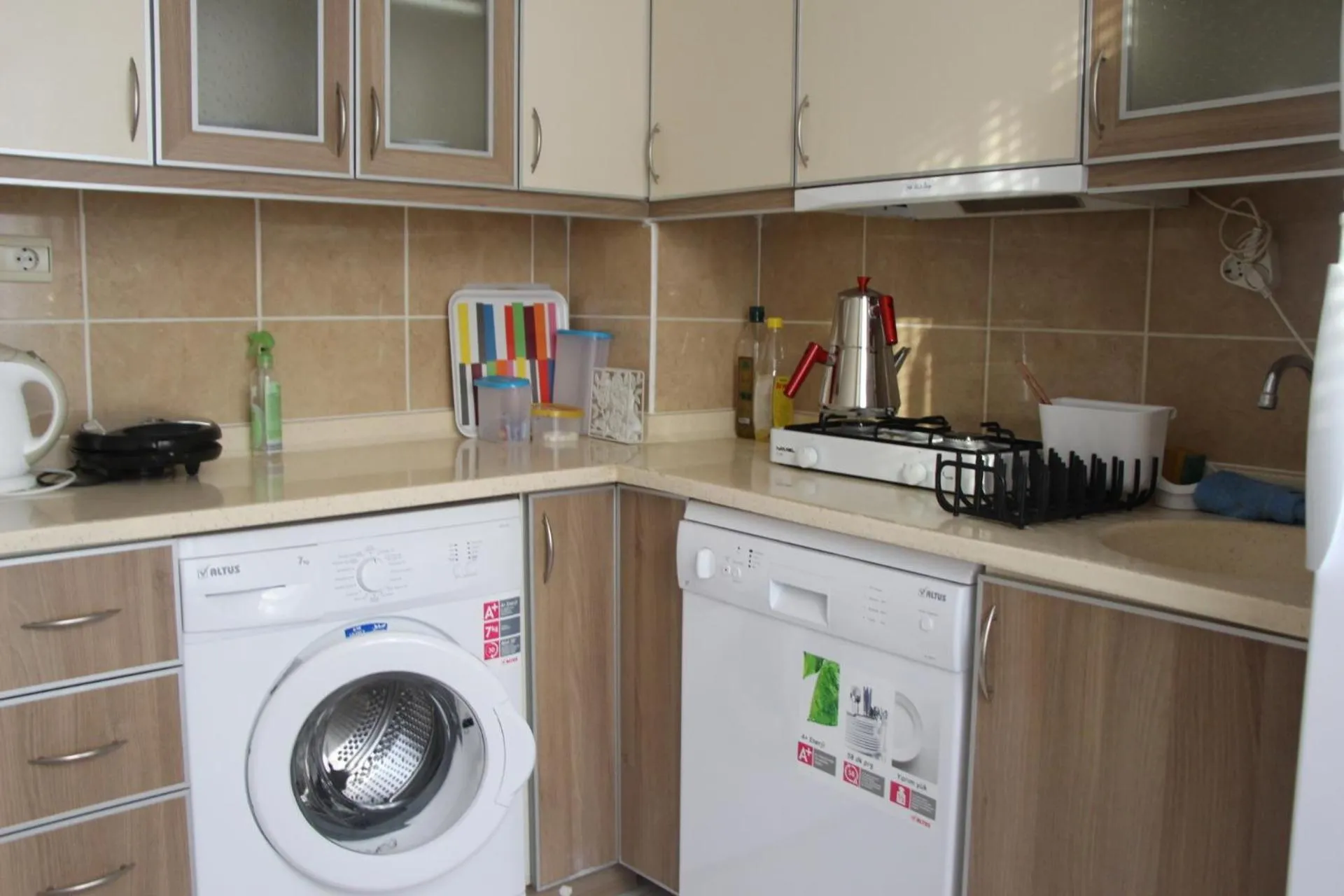 Kitchen or kitchenette in Kinzi House
