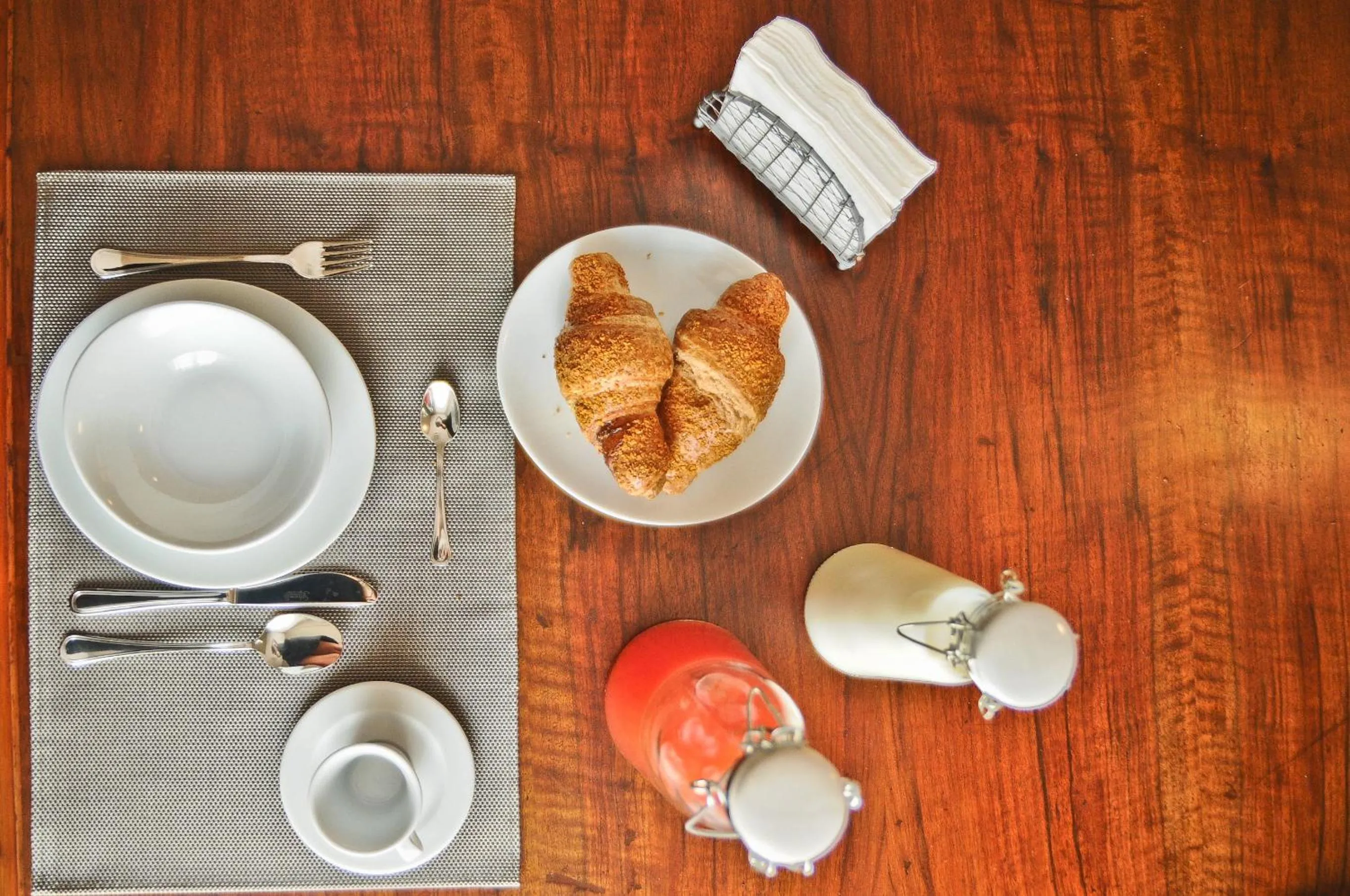 Food and drinks in B&B Carini 58