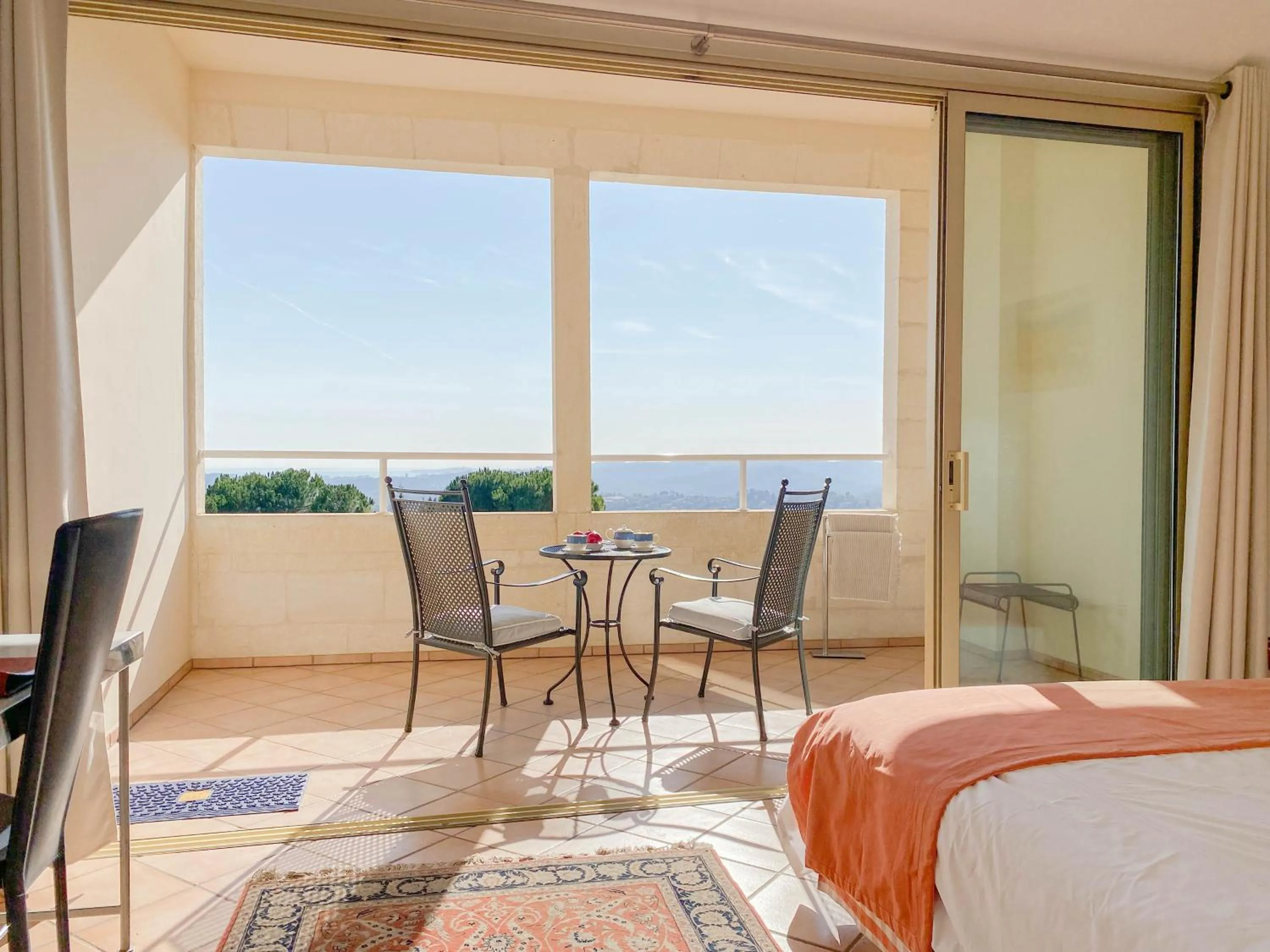 Deluxe Double Room with Sea View in Villa Saint Maxime