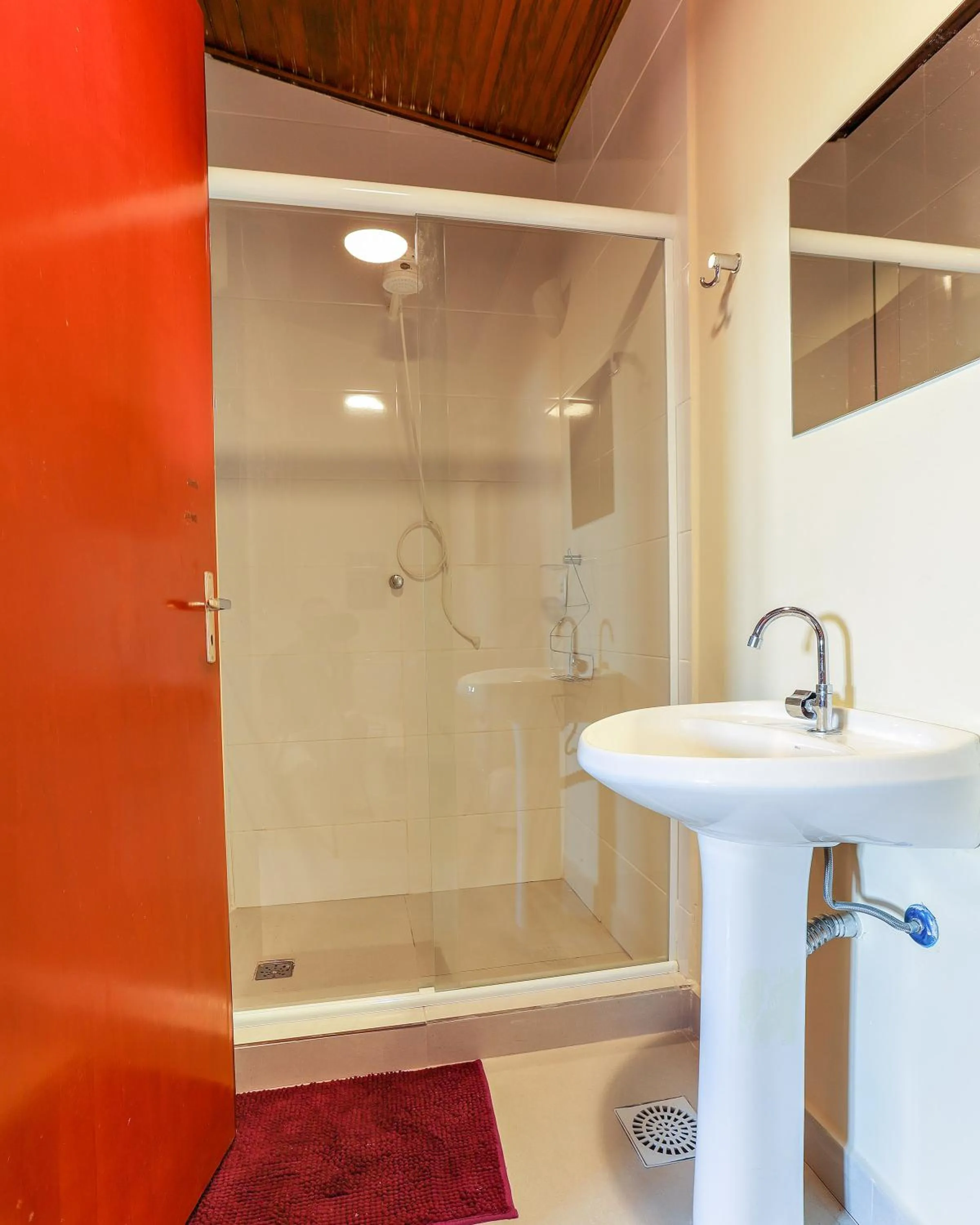 Shower in Inn House Santa Teresa