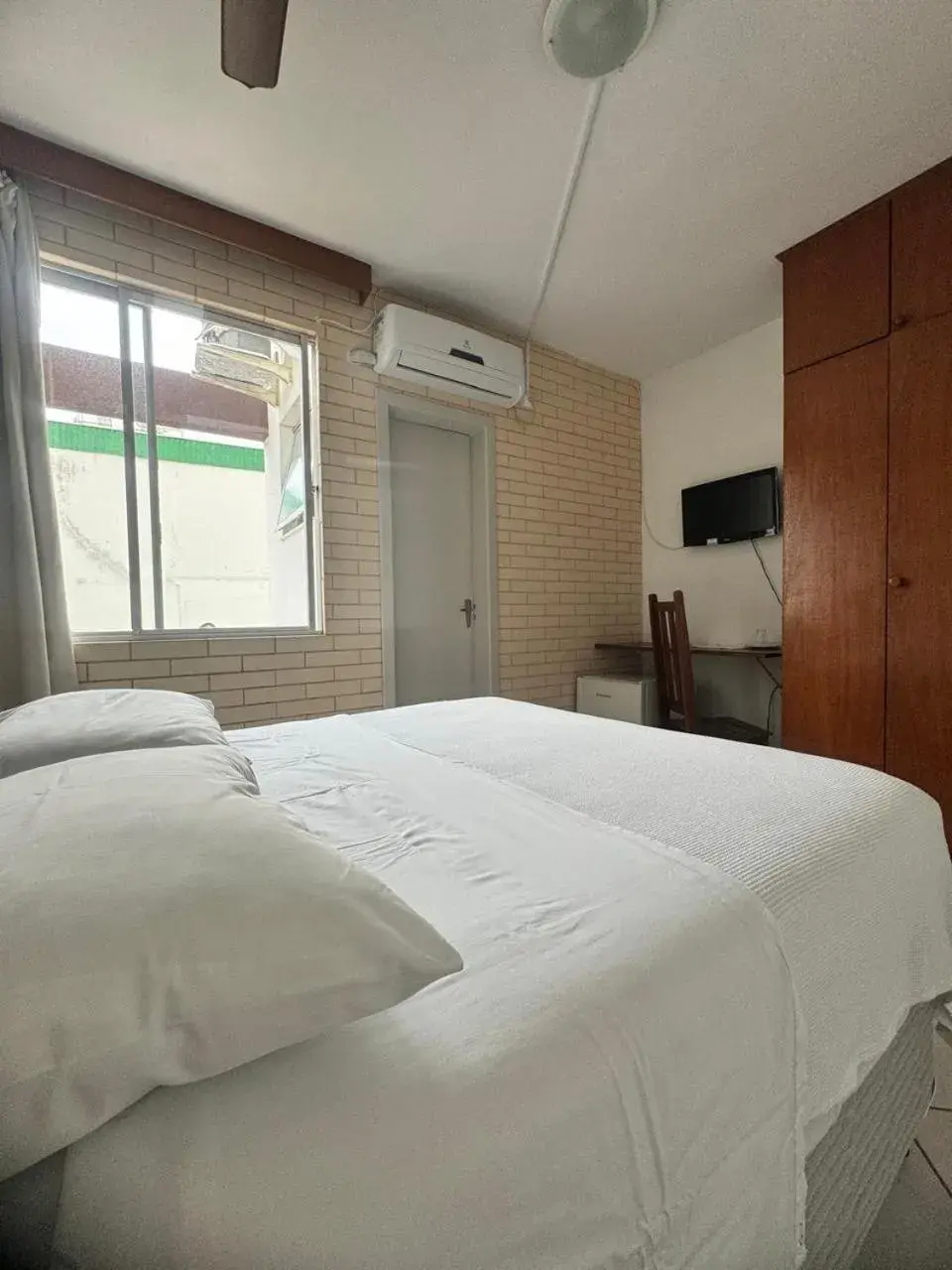 Double Room in Big Hotel Florianópolis Double Room in Big Hotel Florianópolis