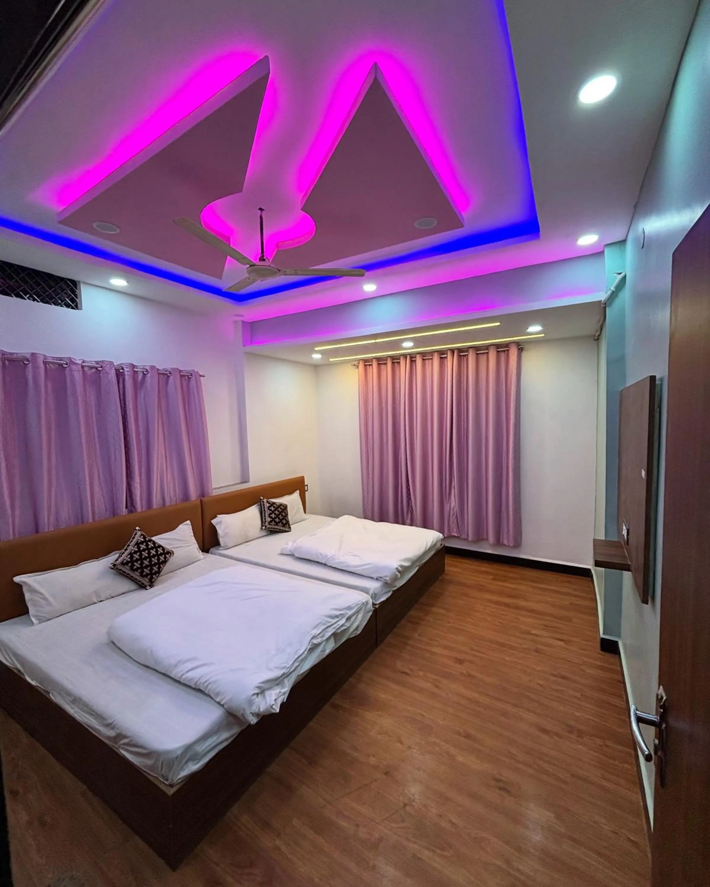 Bed in Hotel Moonlight & Restaurant