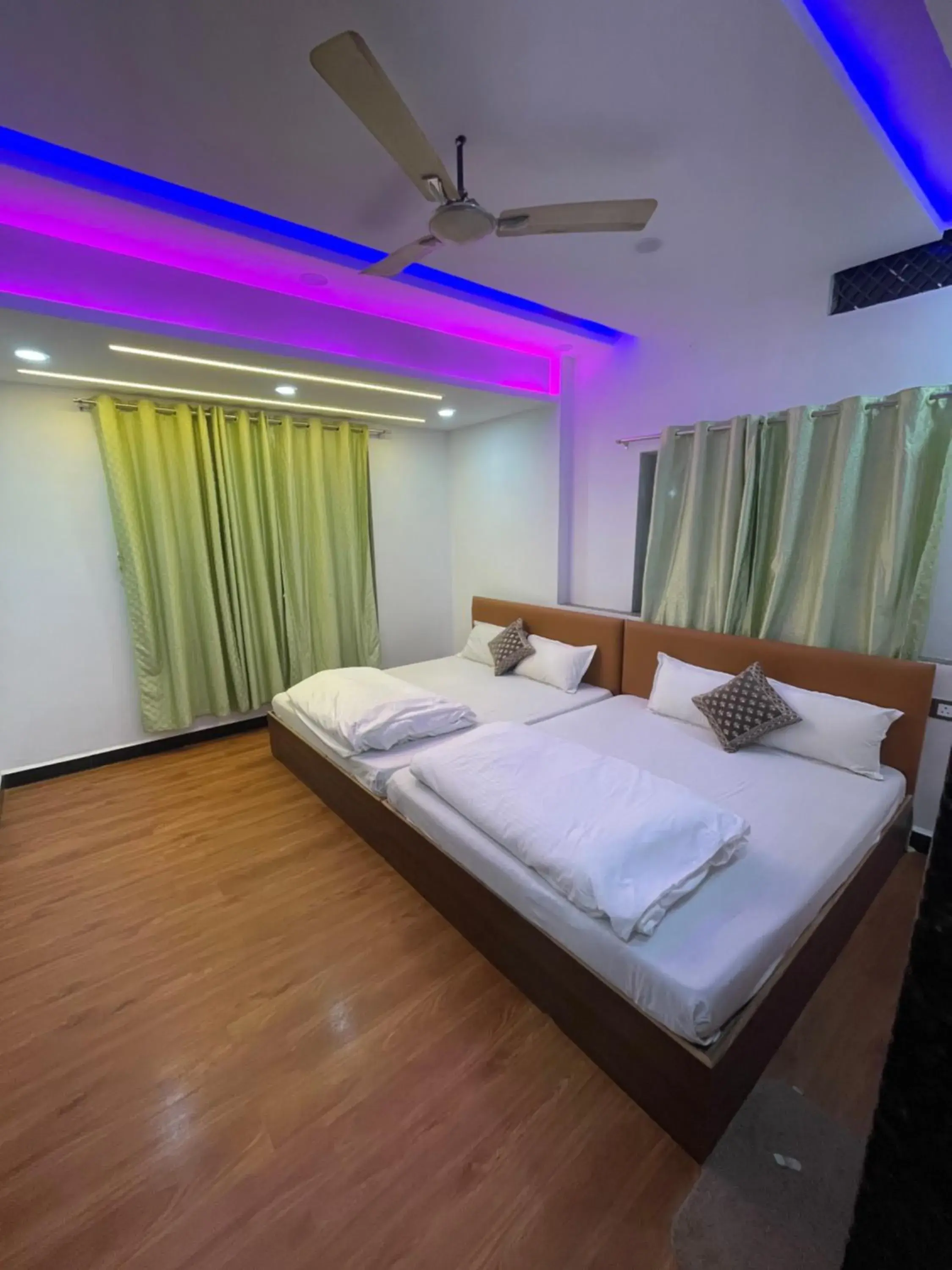 Photo of the whole room, Bed in Hotel Moonlight & Restaurant Photo of the whole room, Bed in Hotel Moonlight & Restaurant