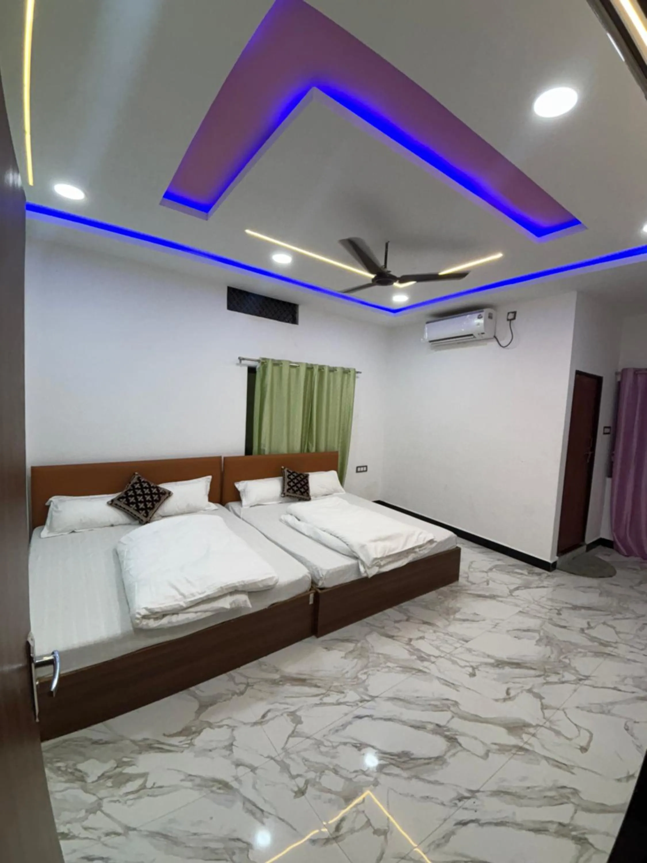 Bed in Hotel Moonlight & Restaurant