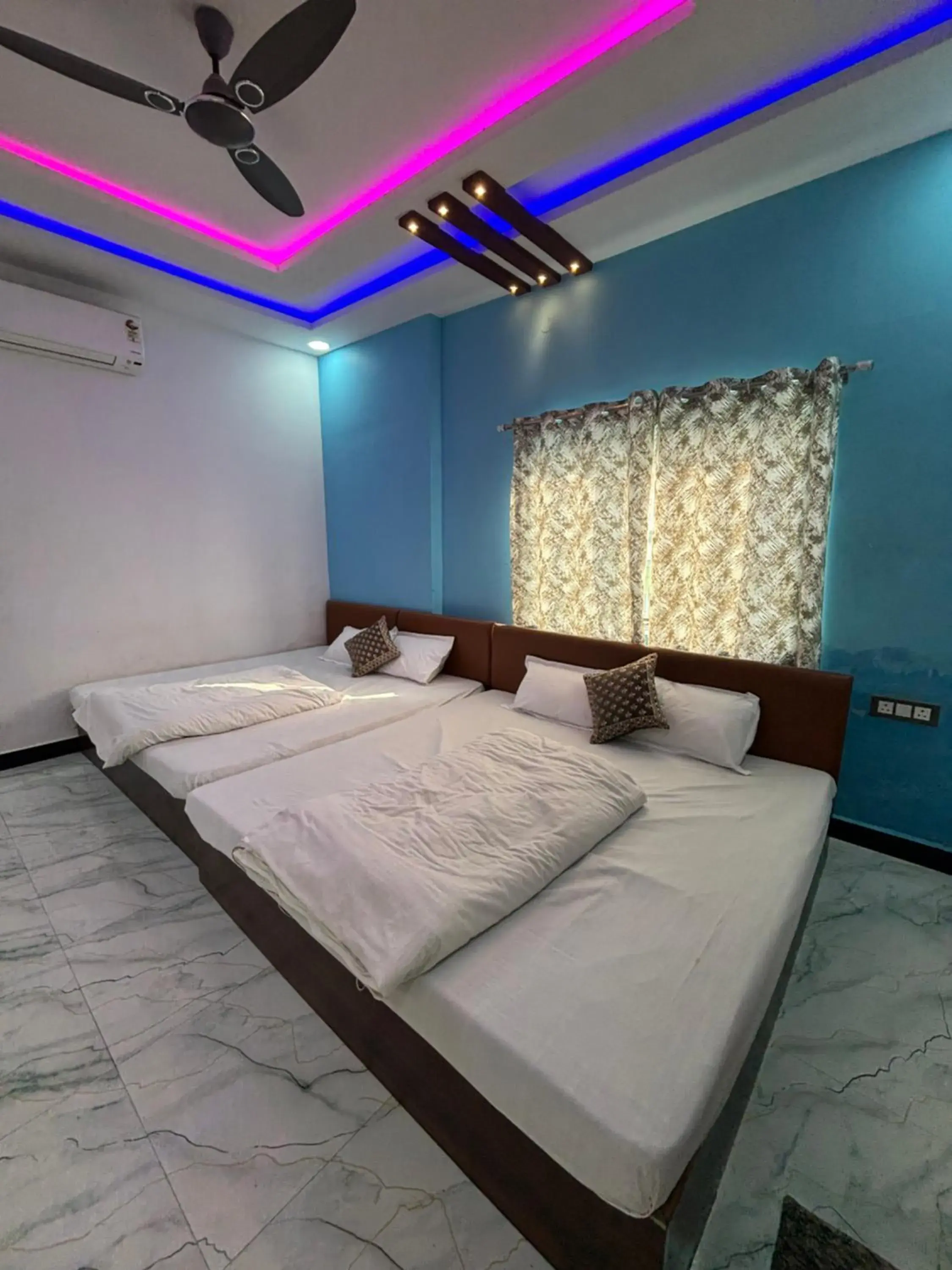 Bed in Hotel Moonlight & Restaurant Bed in Hotel Moonlight & Restaurant