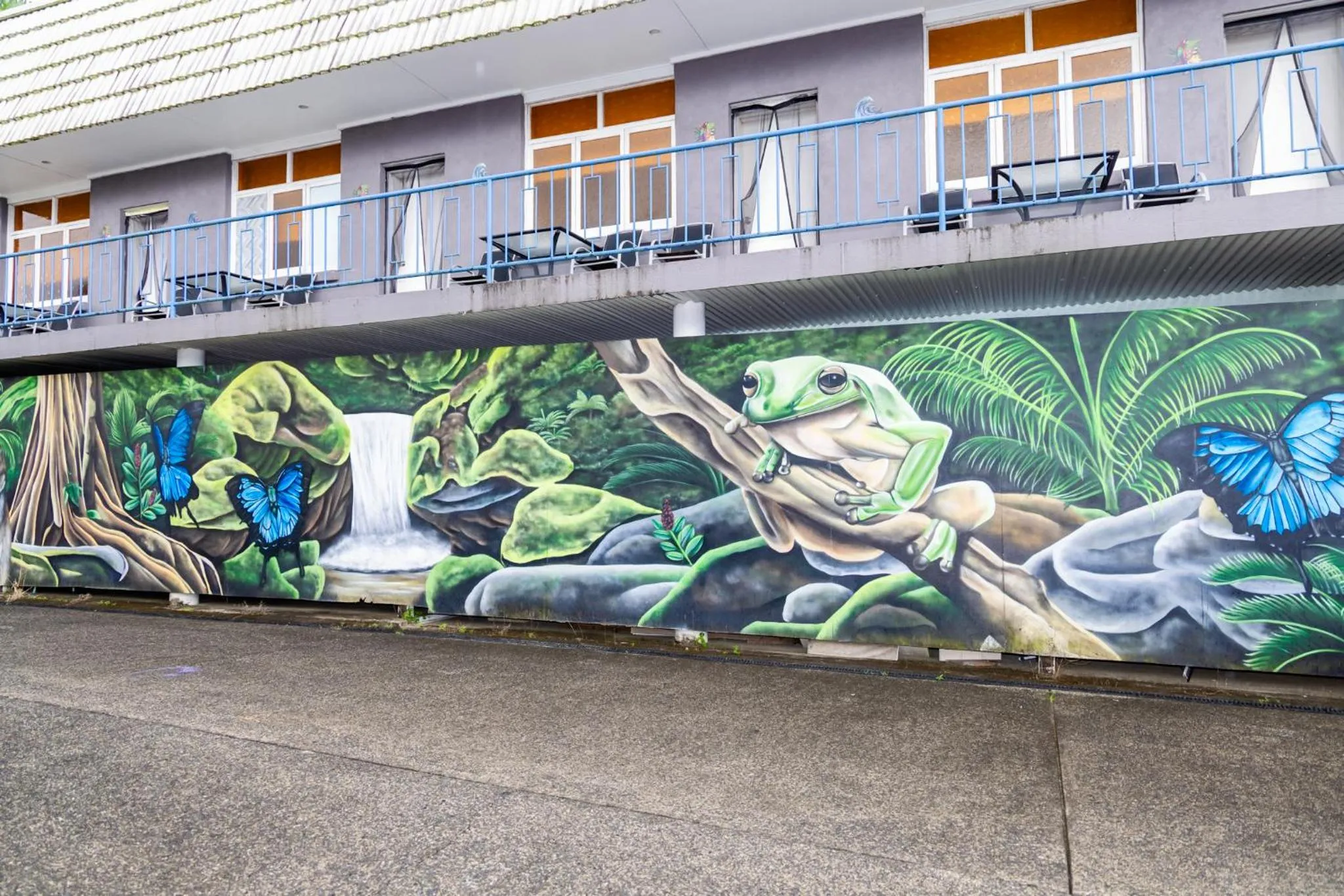 Day in Innisfail Riverfront Motel