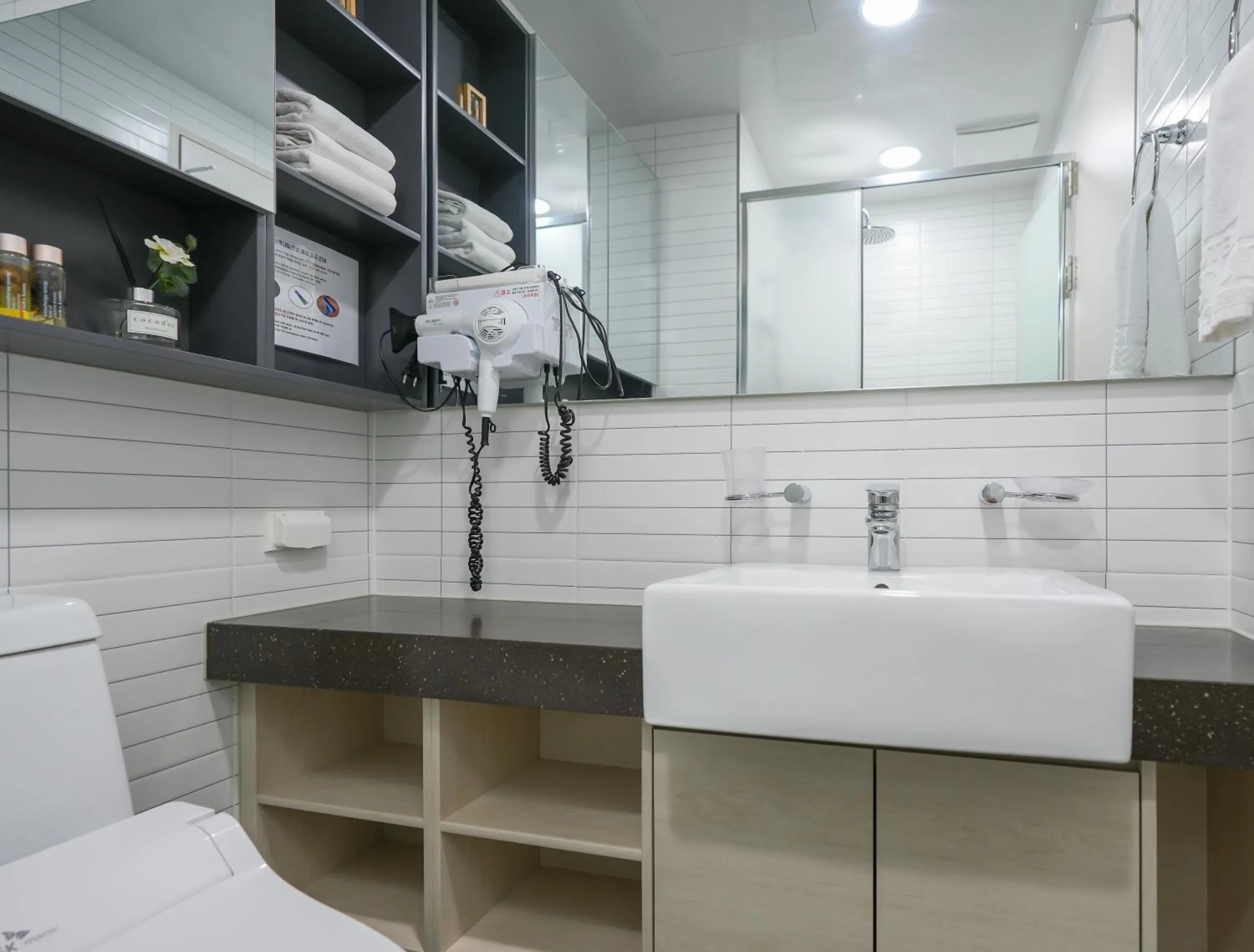 Shower in Firstcity Hotel YEOSU