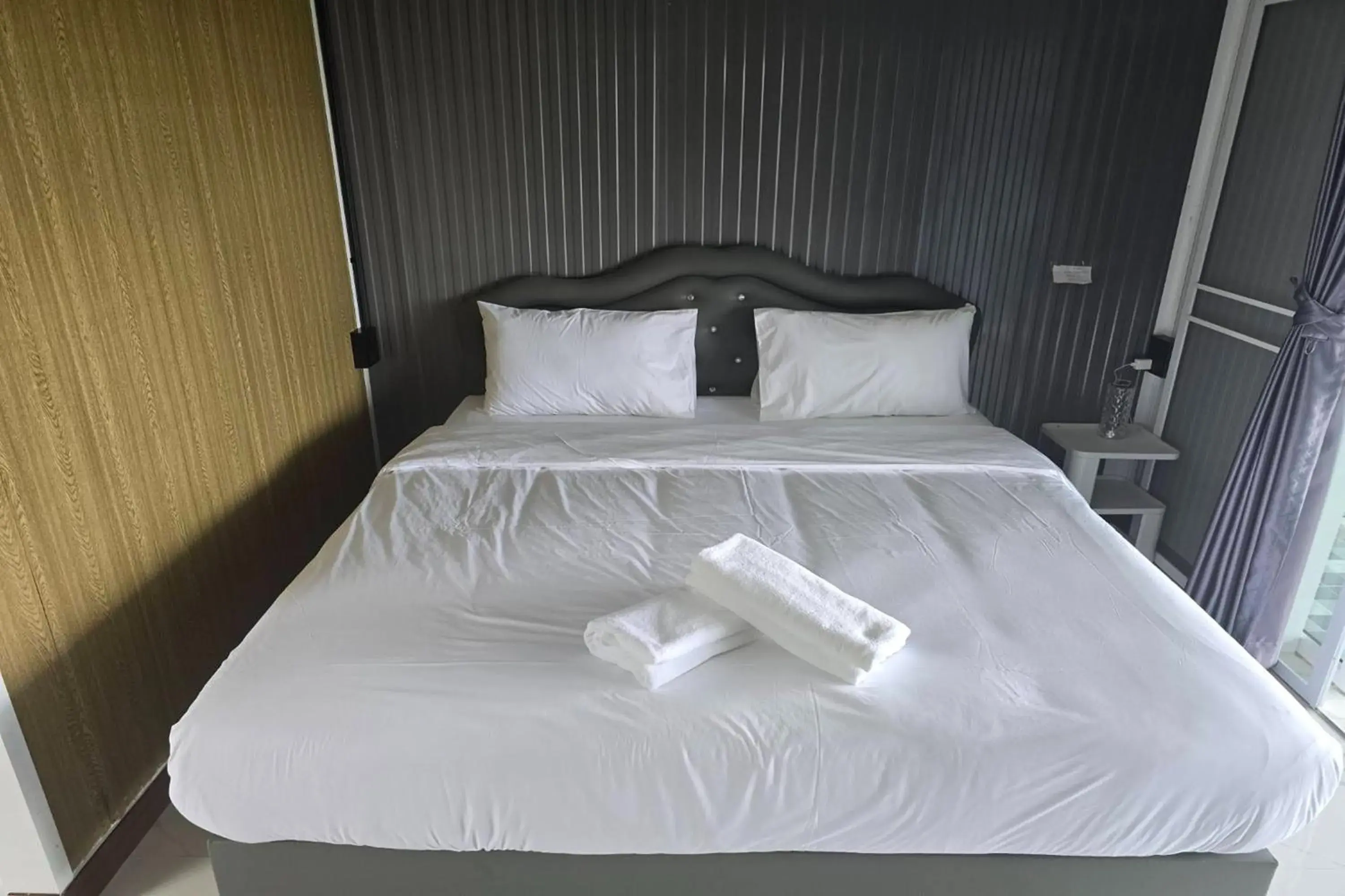 Bed in Ice Hill Bed in Ice Hill