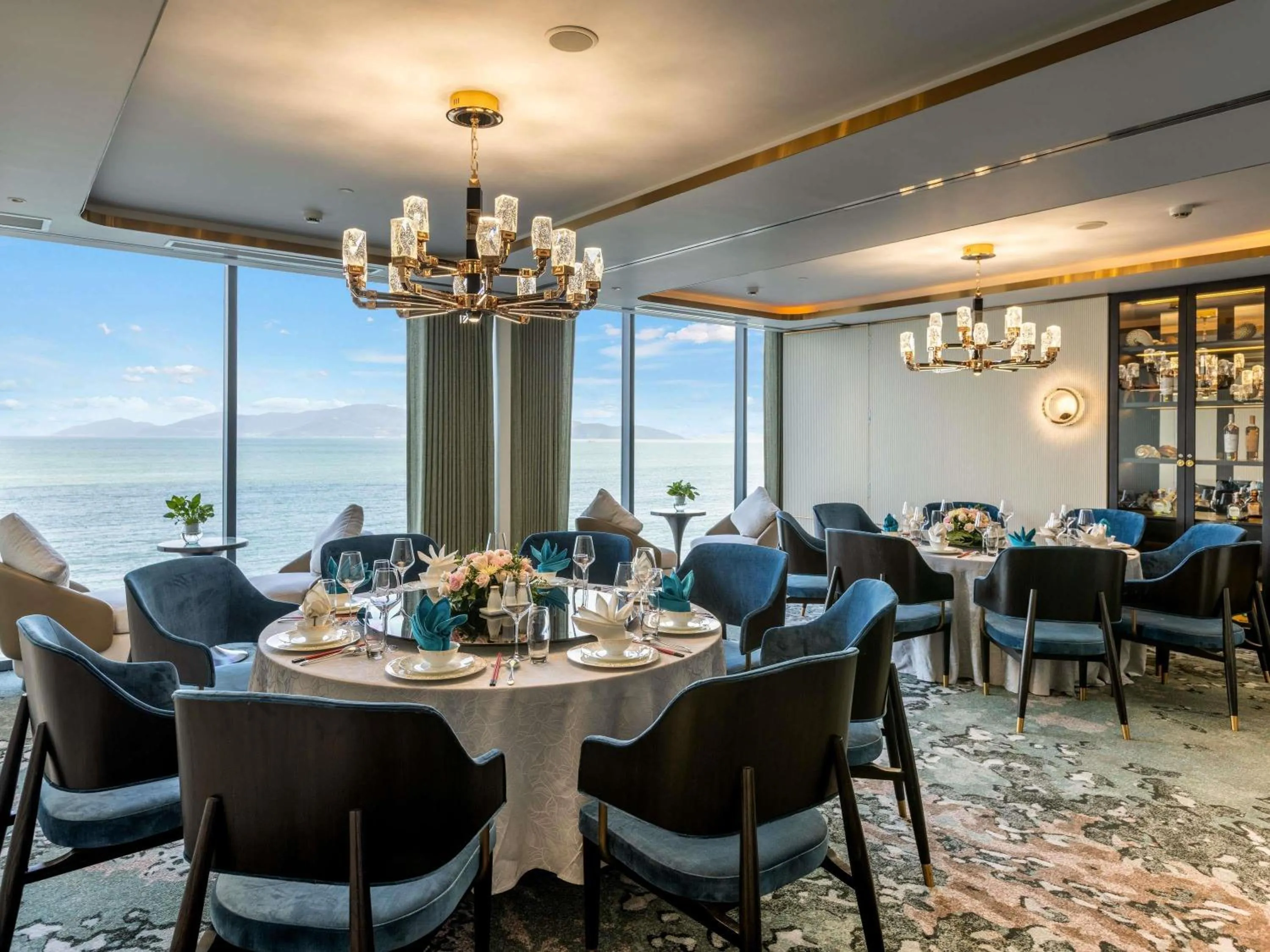 Meeting/conference room in The Morning Glow - Handwritten Collection