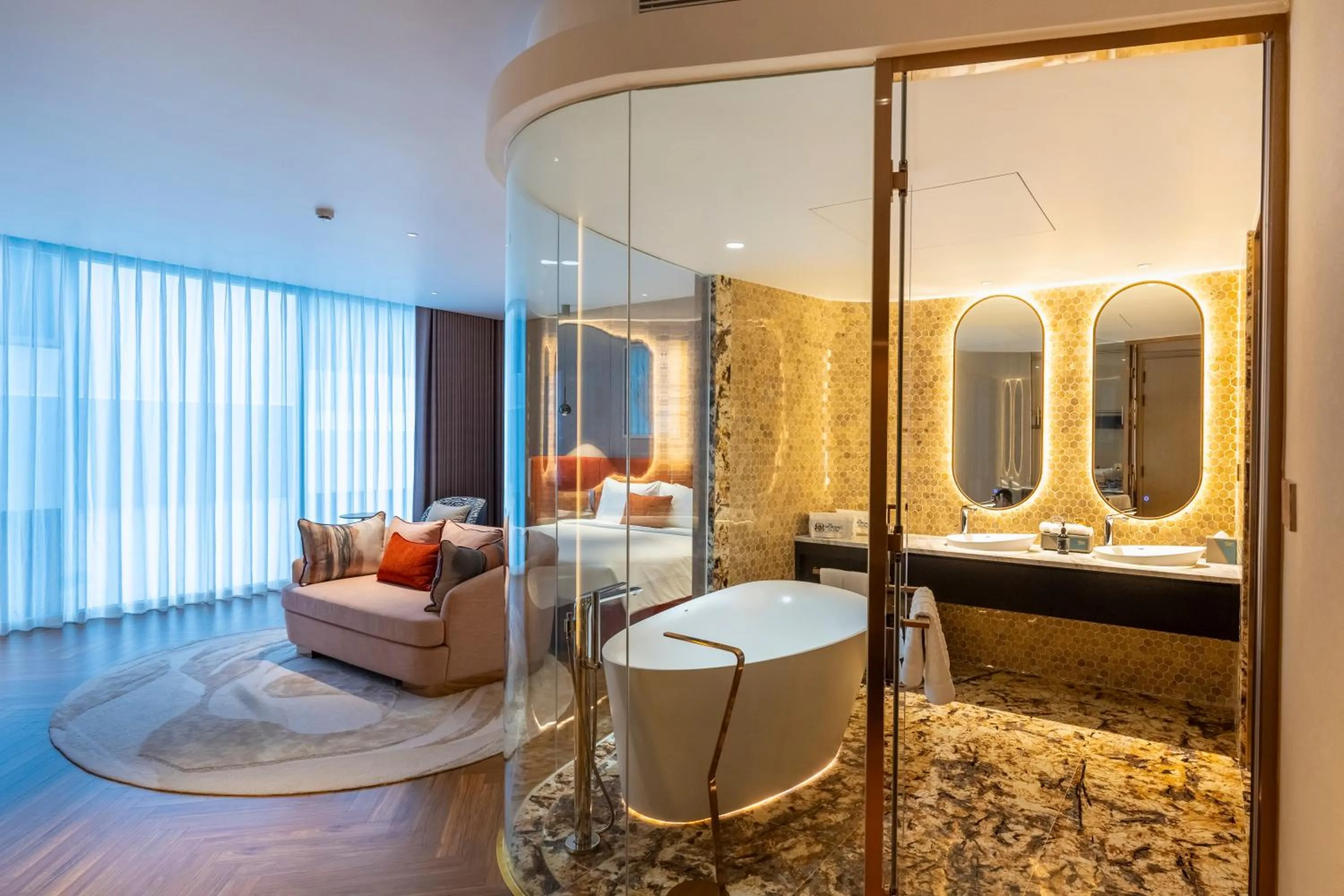 Bed in The Morning Glow - Handwritten Collection