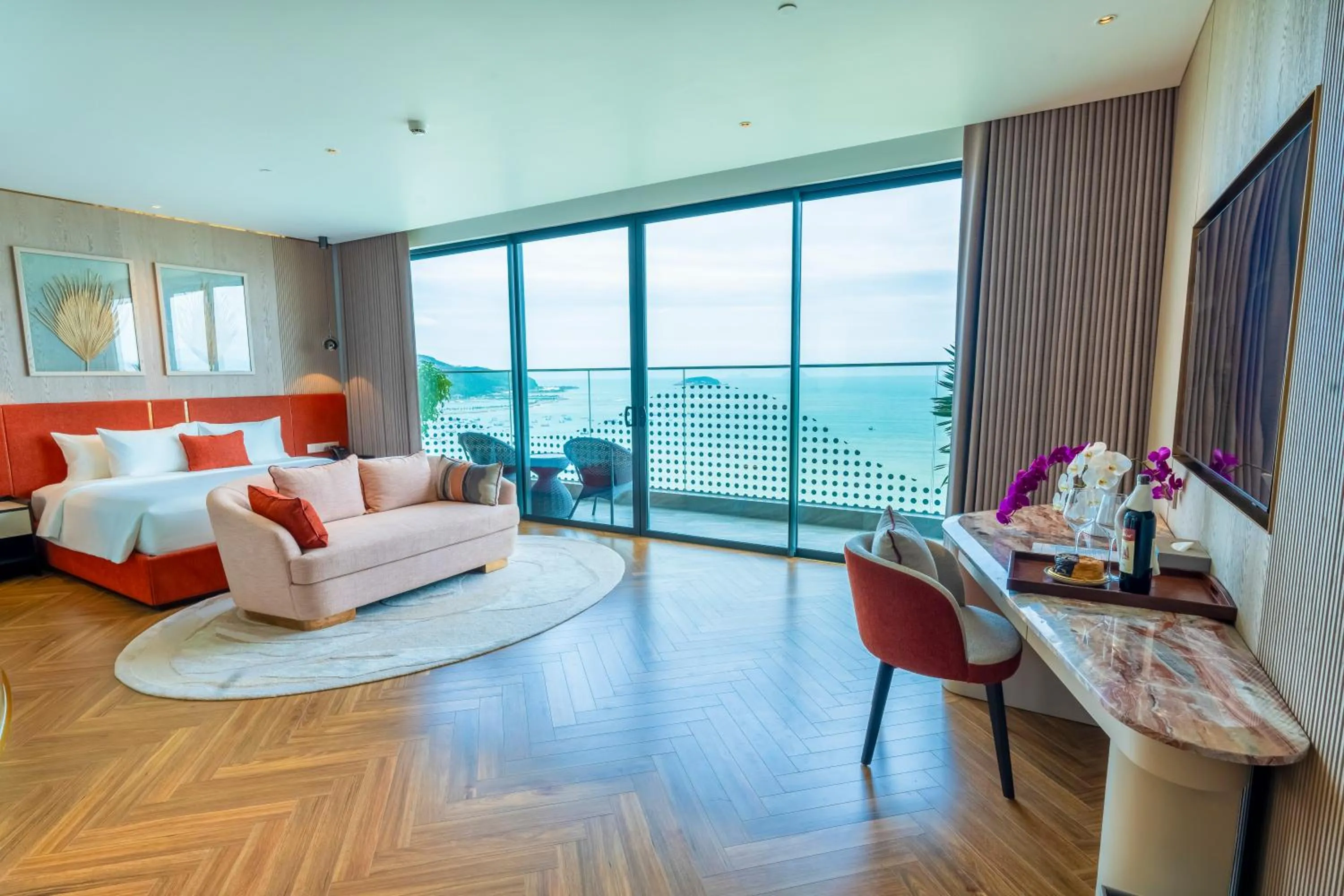 Bed in The Morning Glow - Handwritten Collection