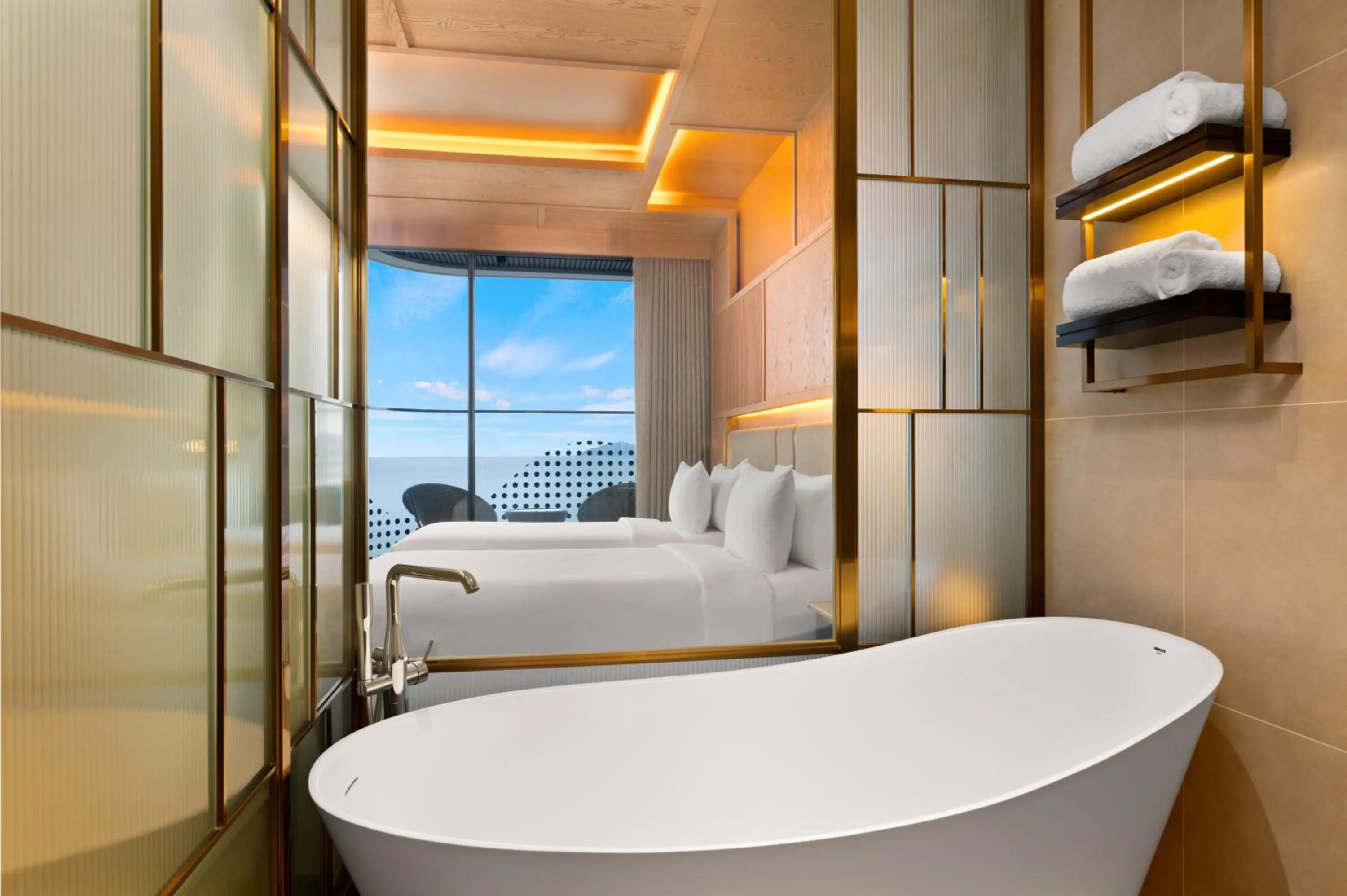 Bath, Bed in The Morning Glow - Handwritten Collection