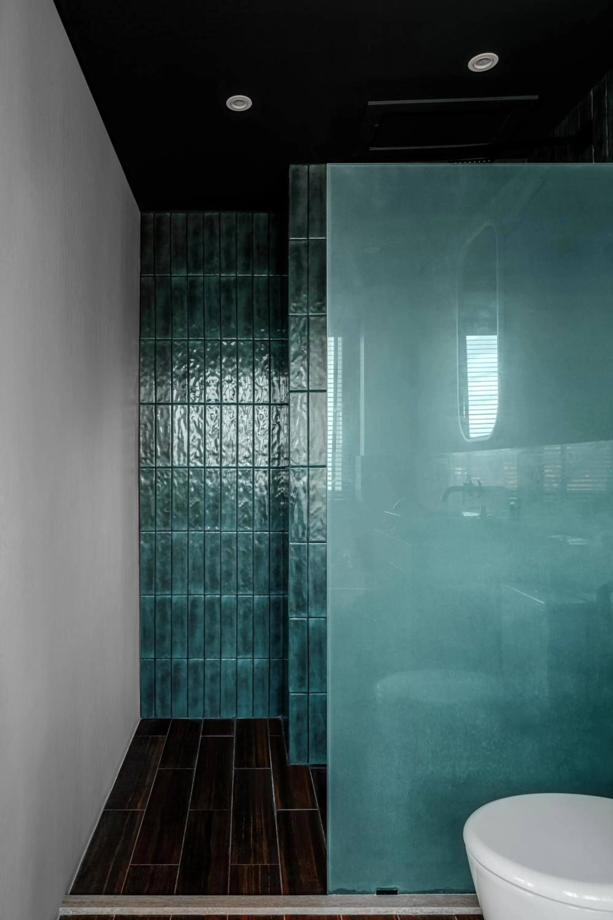 Shower in Aviator Bali