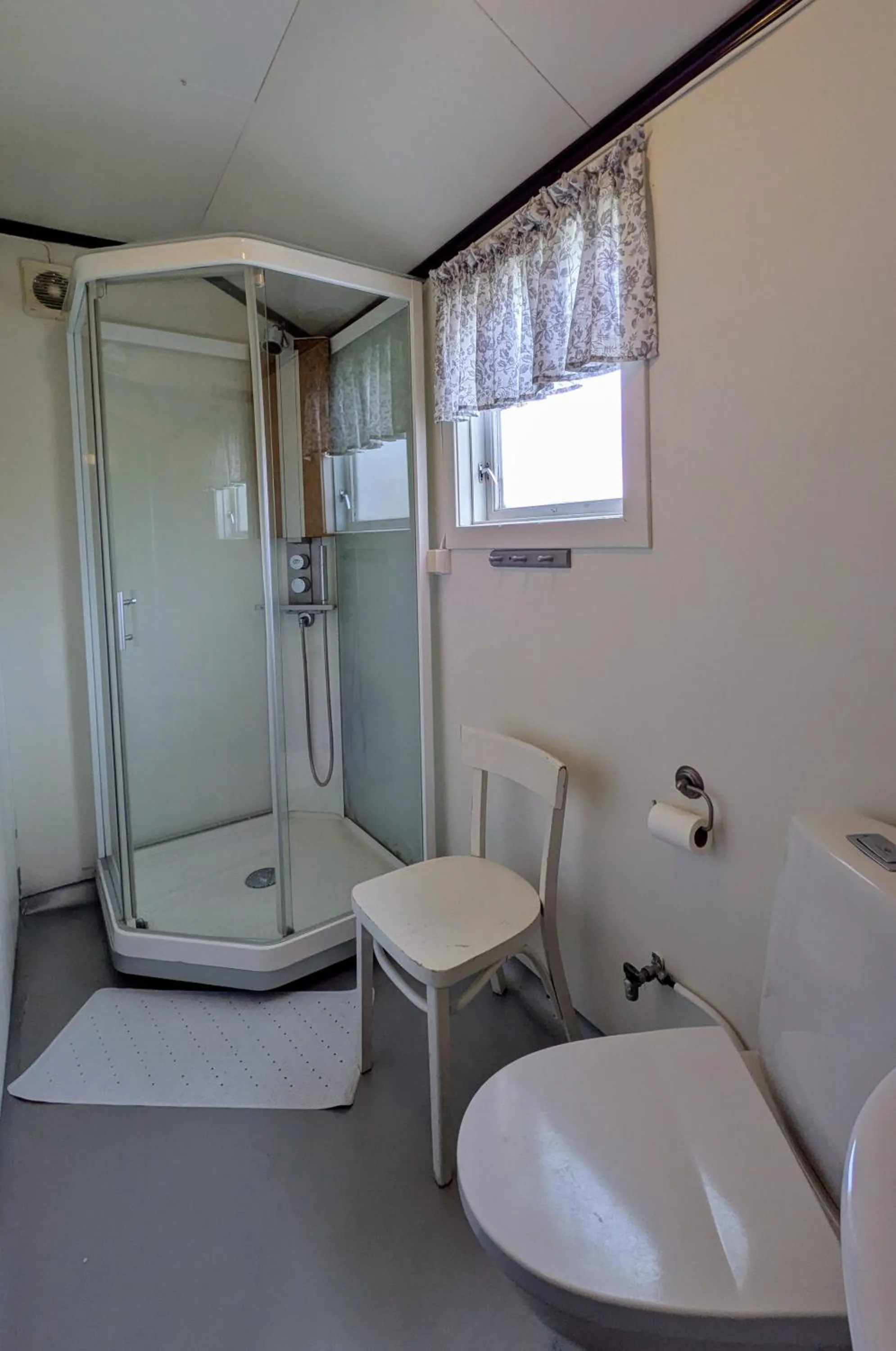 Bathroom in Dønhaug Gjestegard