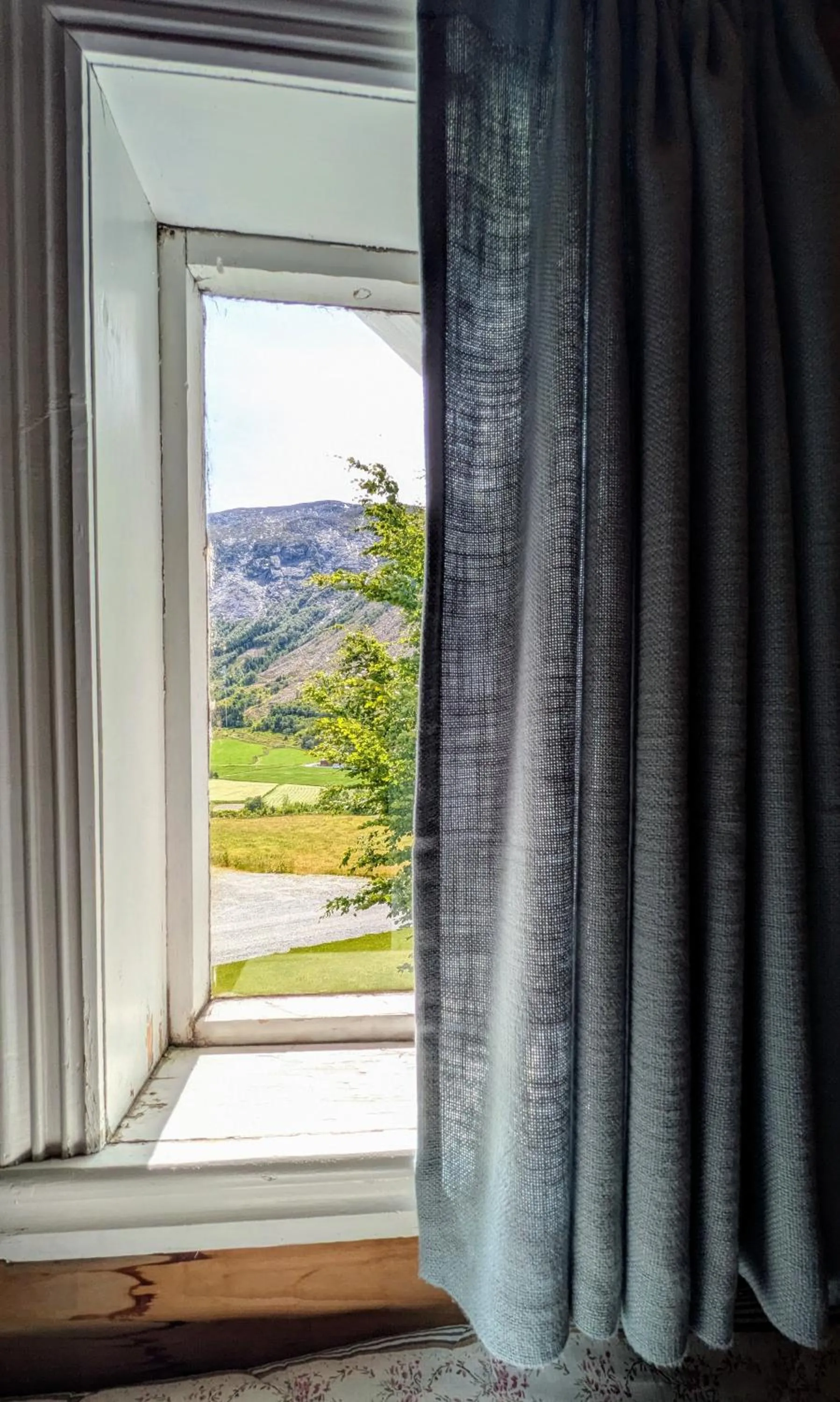 Mountain view in Dønhaug Gjestegard